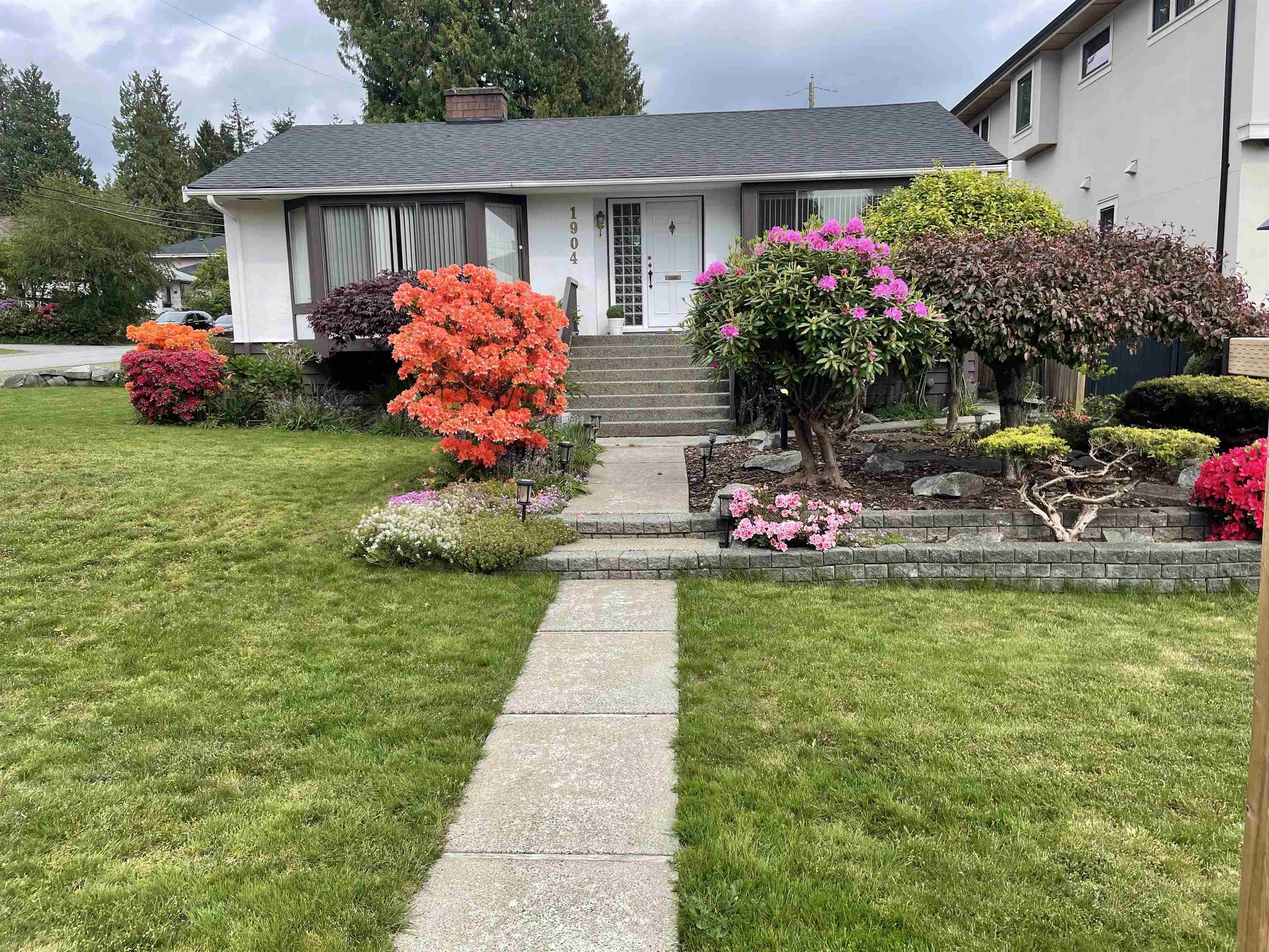 1904 Cliff Avenue, Burnaby, BC V5A 2K8