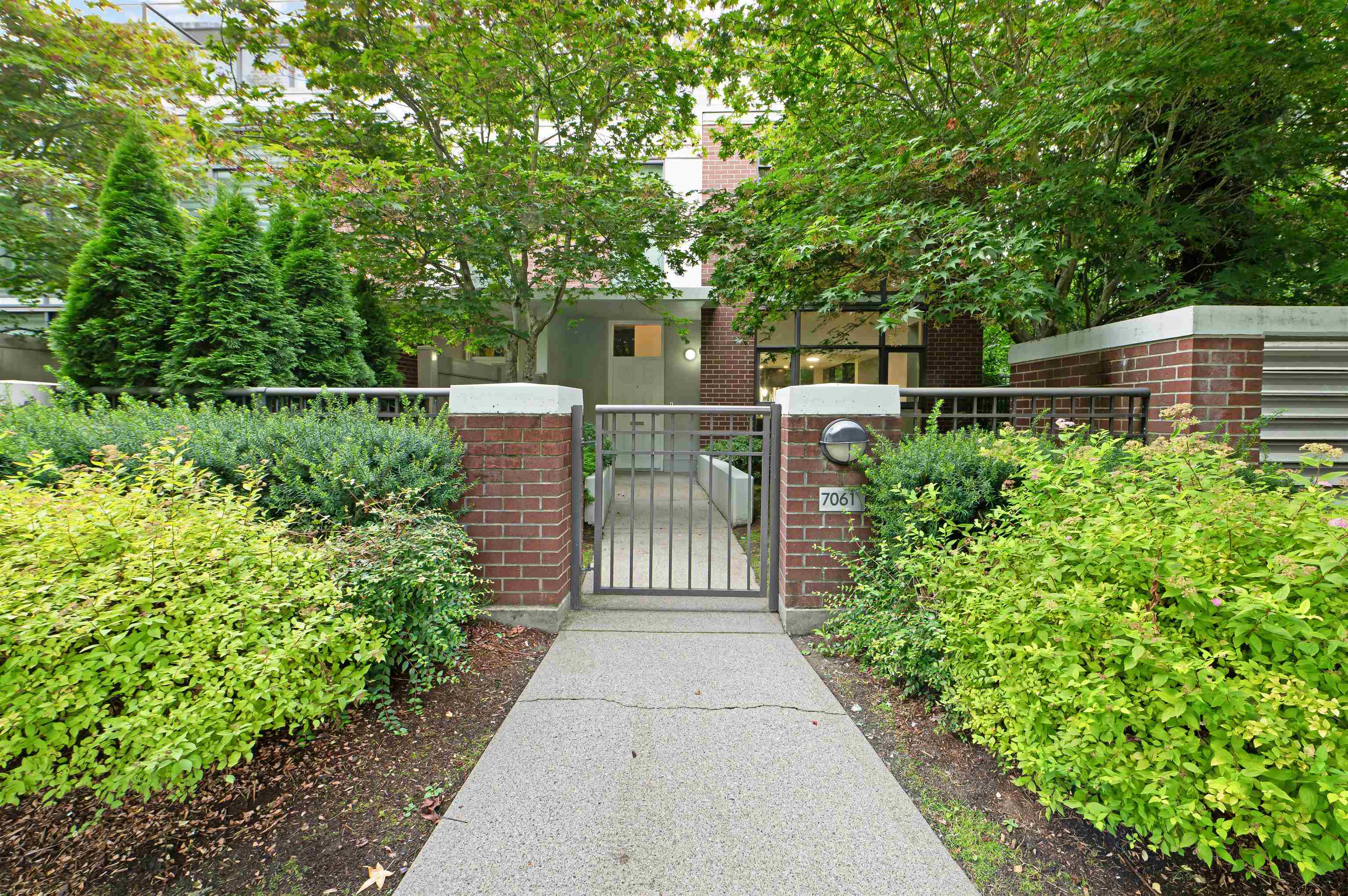17th Avenue, Burnaby, BC V3N 1K6