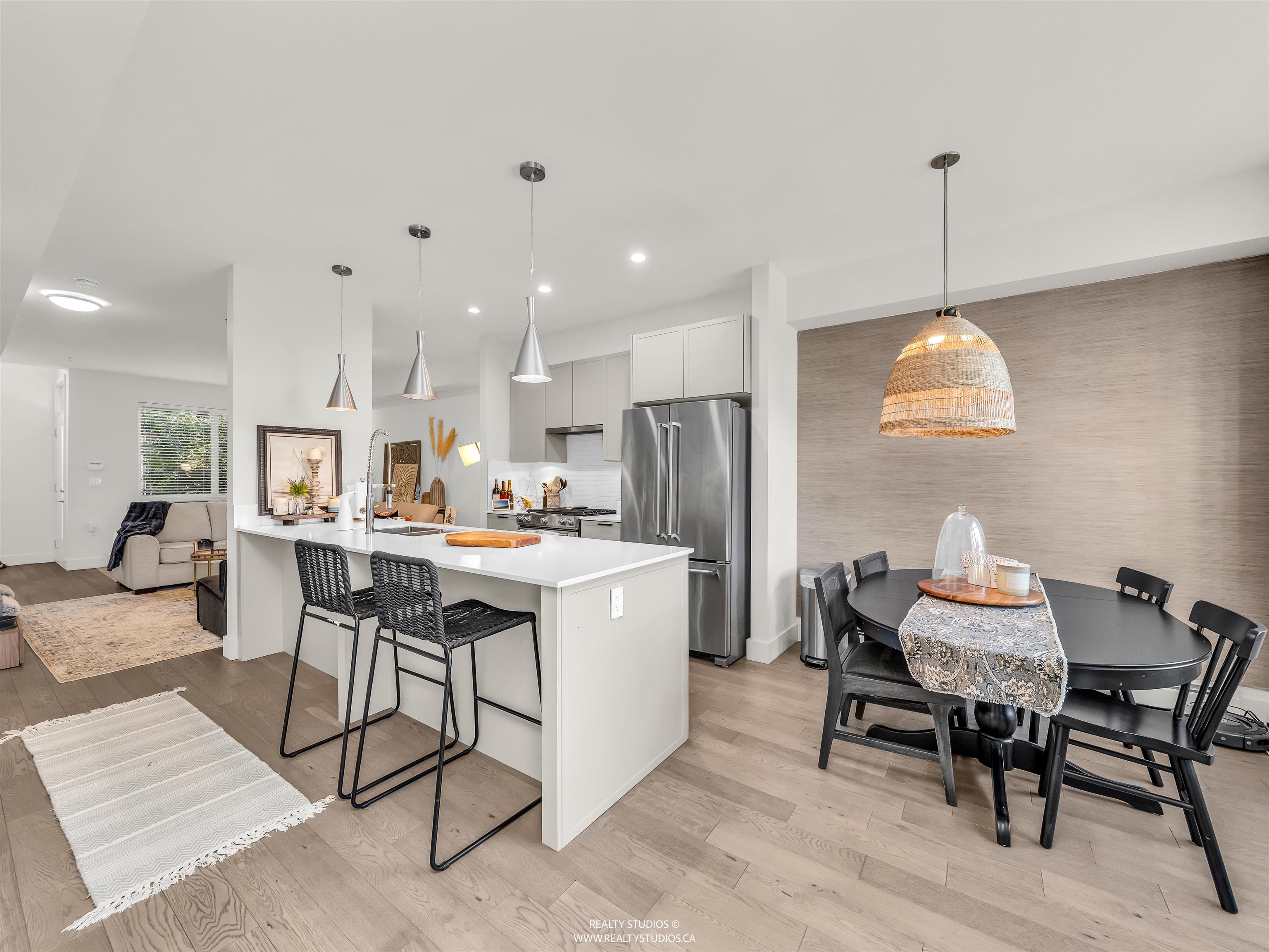 244 5th Street East ##8, North Vancouver, BC V7L 1L7