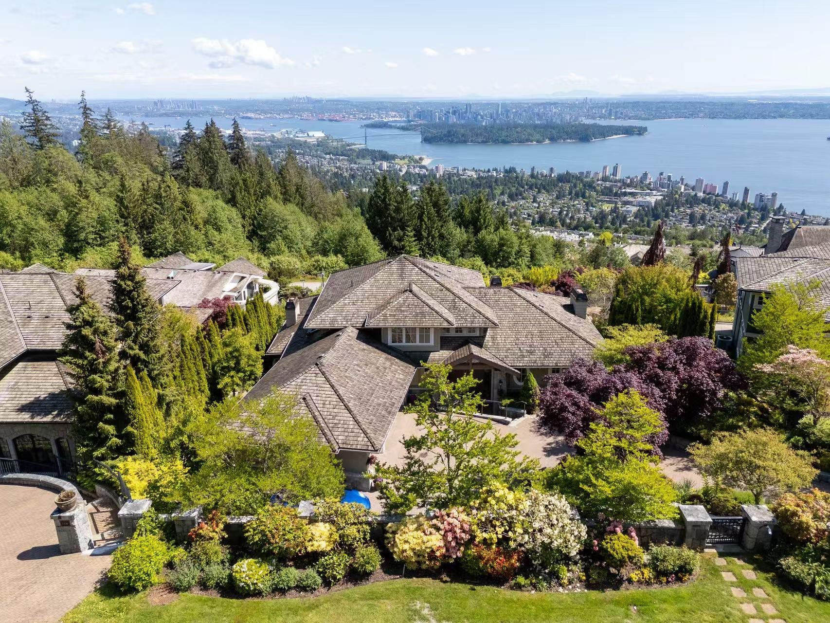 2356 Kadlec Court, West Vancouver, BC V7S 3K3