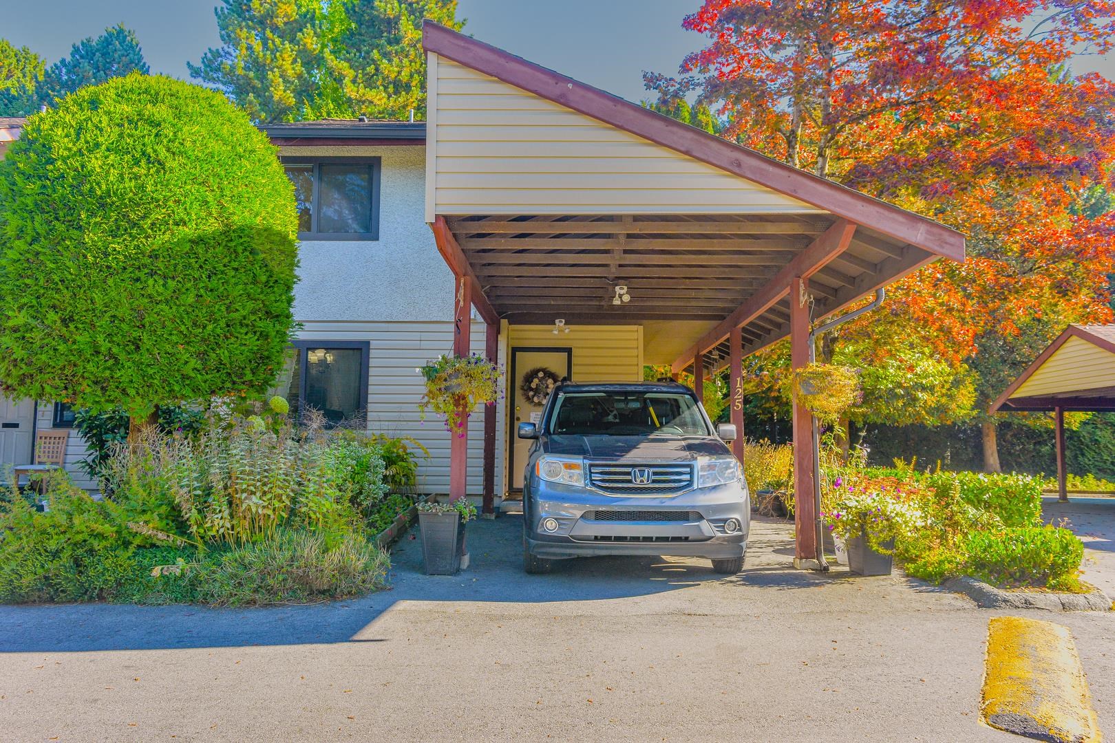 13880 74 Avenue #125, Surrey, BC V3W 7E6