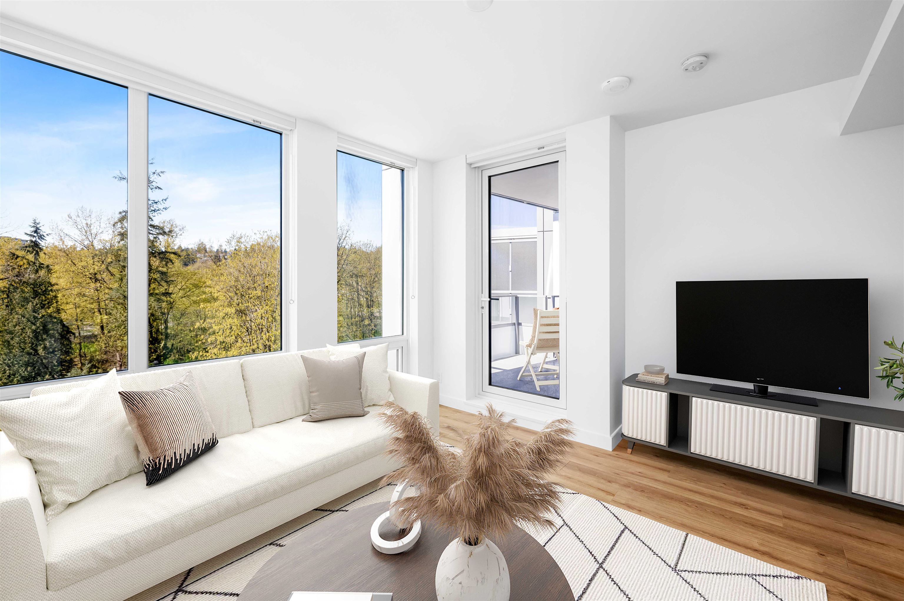 1500 Fern St #618, North Vancouver, BC V7J 0E6