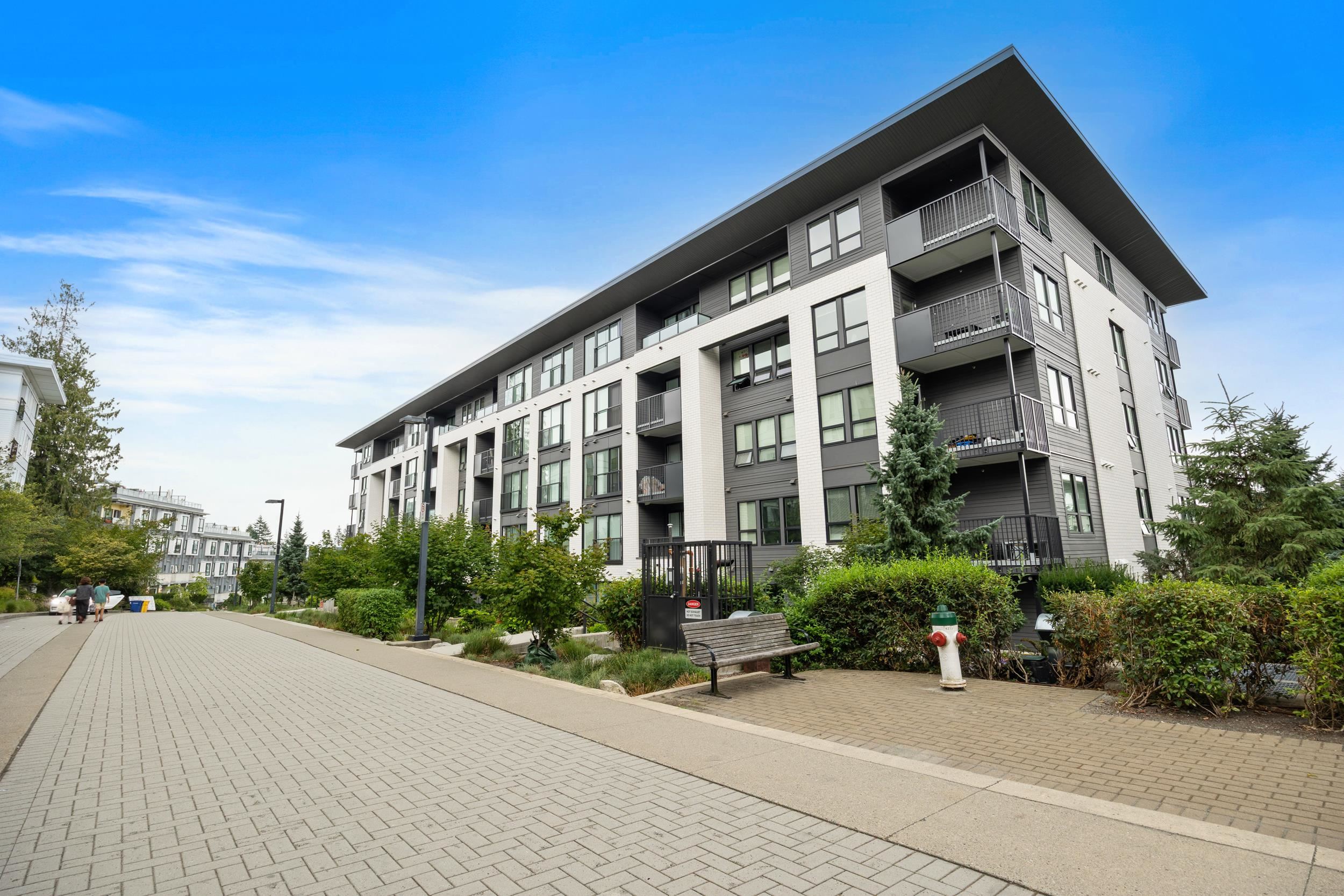 9228 Slopes Mews #104, Burnaby, BC V5A 0E9