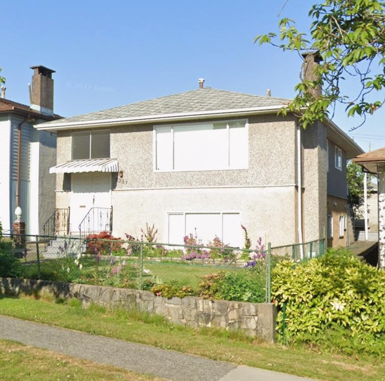 3057 Rupert Street, Vancouver, BC V5M 3V1