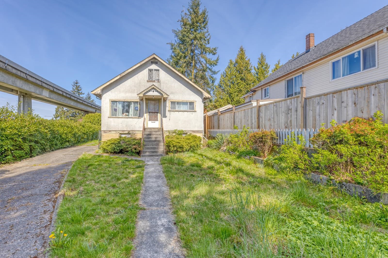 2323 Dublin Street, New Westminster, BC V3M 3B3