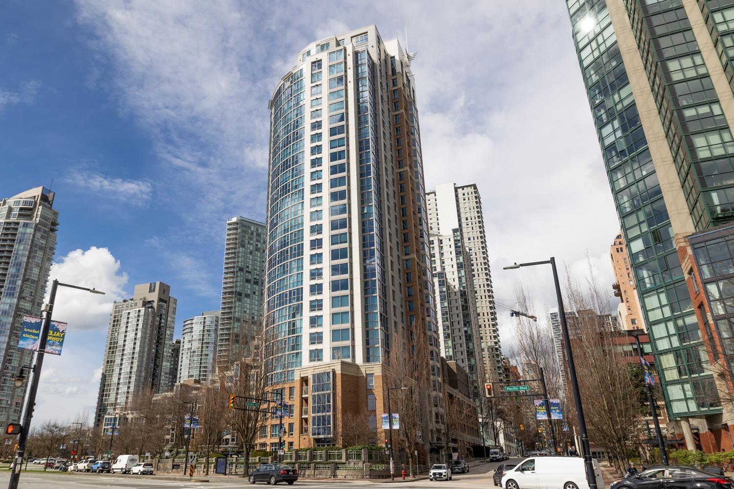 388 Drake Street #506, Vancouver, BC V6B 6A8
