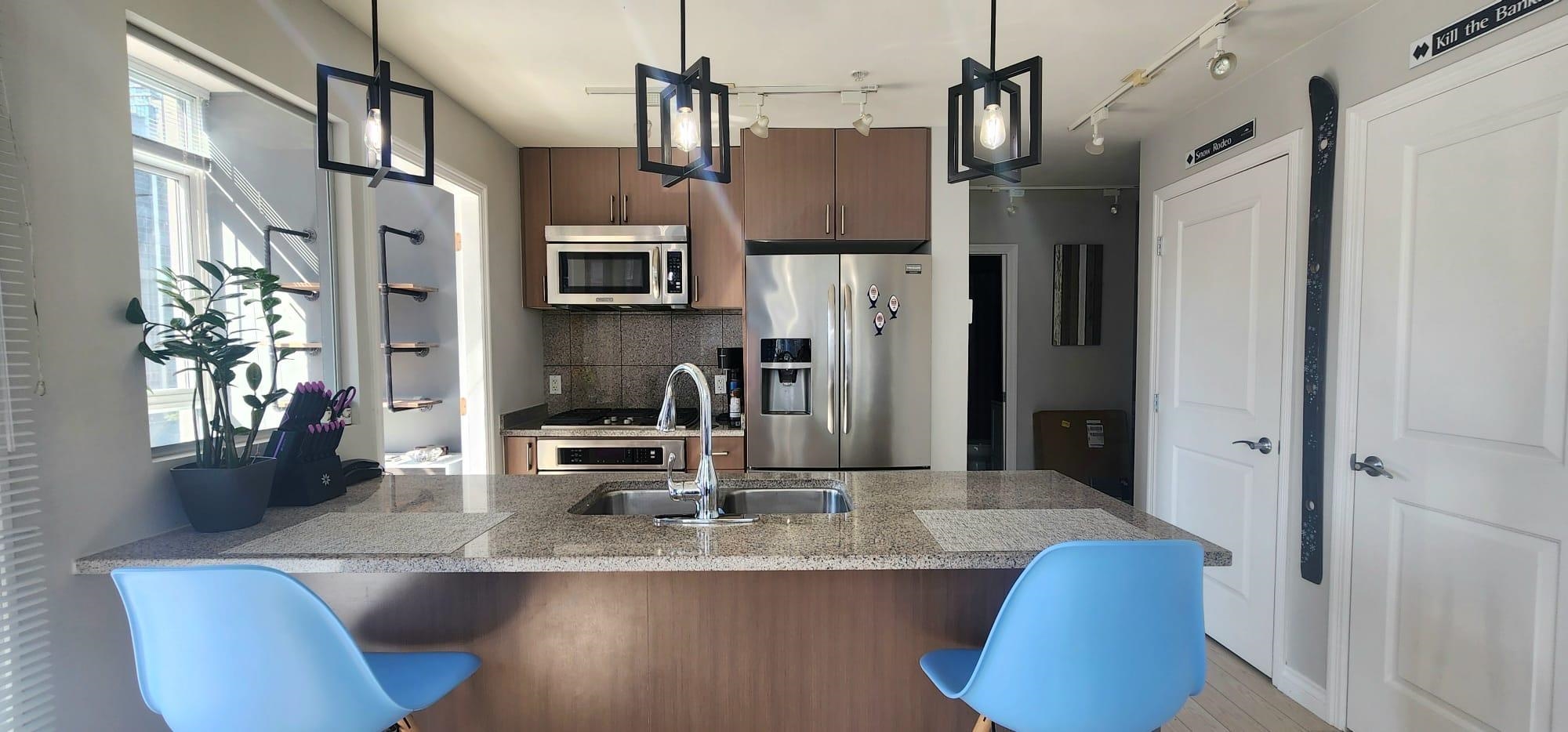 1211 Melville Street #702, Vancouver, BC V6E 0A7