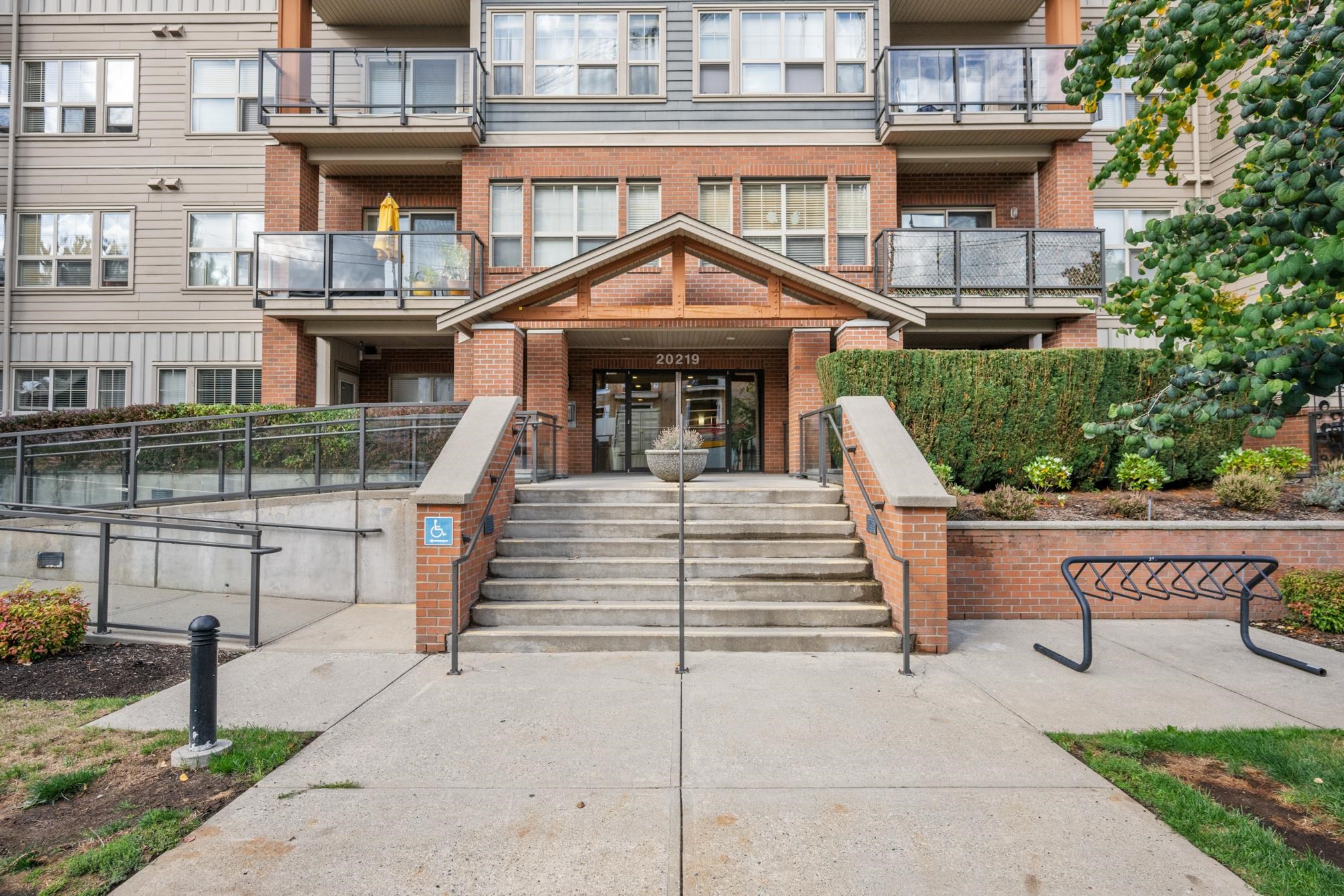20219 54a Avenue #318, Langley, BC V3A 0C7