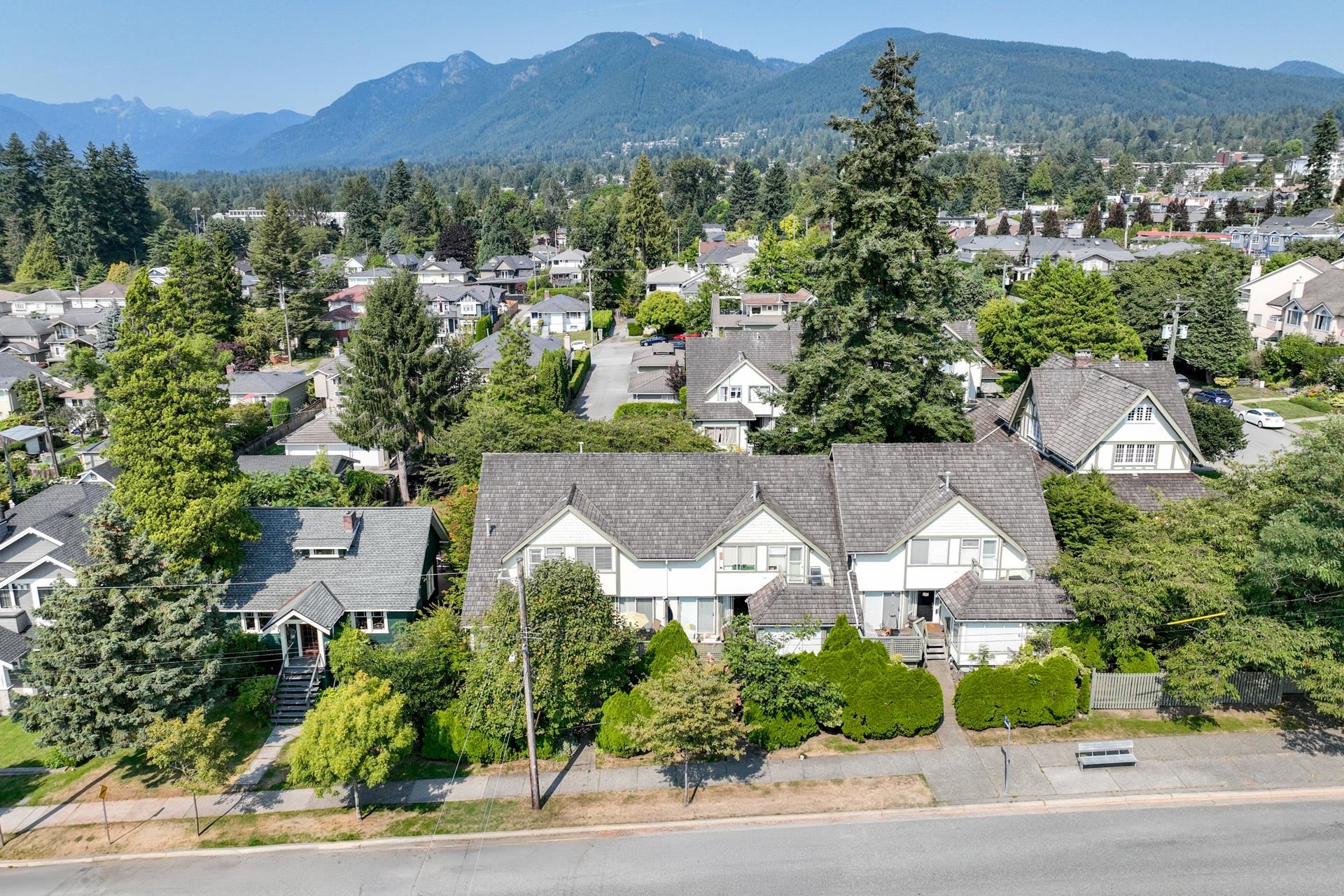 308 15th Street West, North Vancouver, BC V7M 1S5