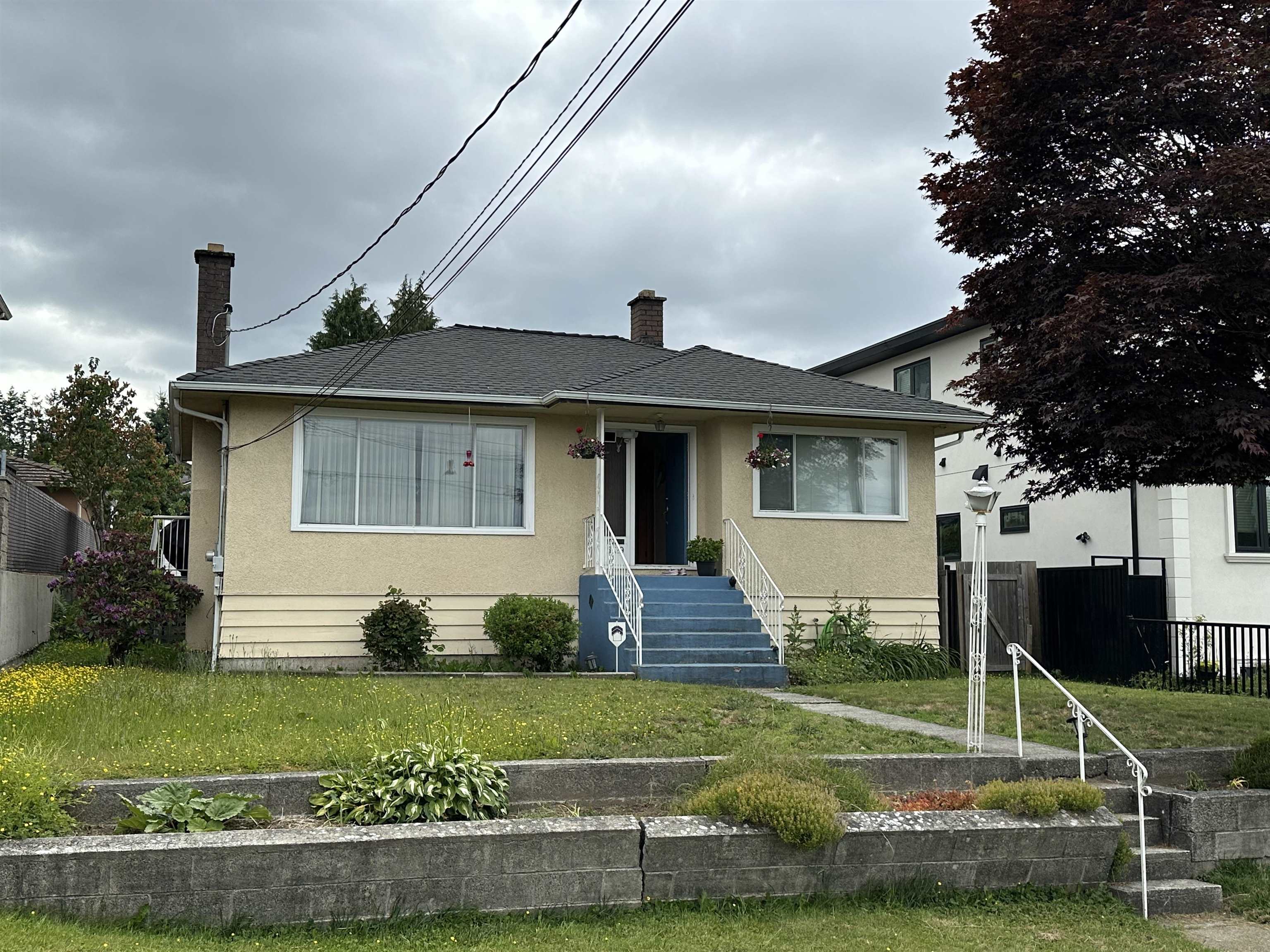 5529 Booth Avenue, Burnaby, BC V5H 3A5