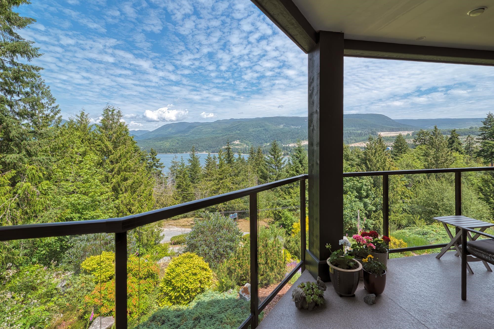 5780 Trail Ave W201, Sechelt, BC V7Z 0K5