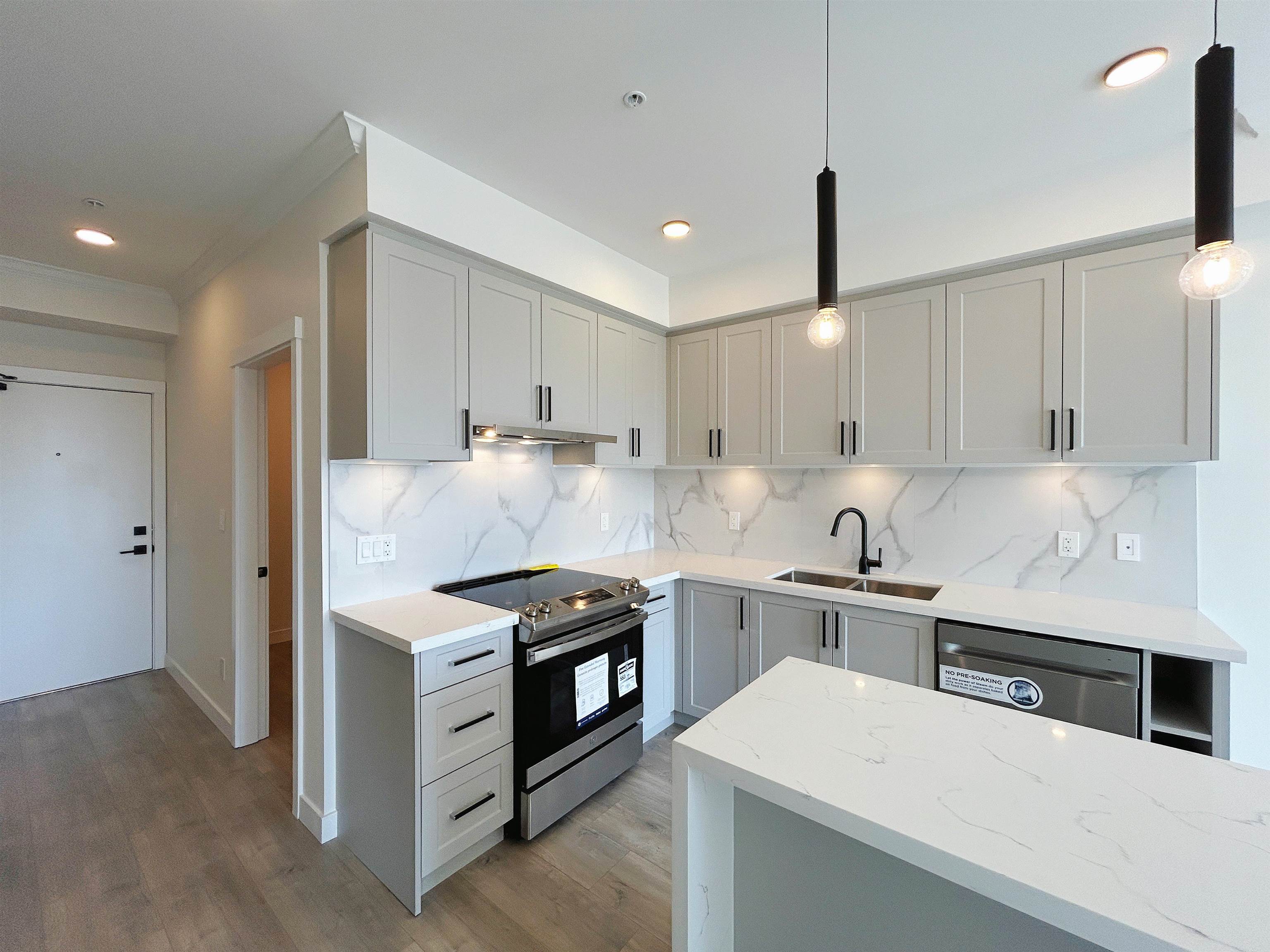 12109 223 Street #322, Maple Ridge, BC V2X 5Y6