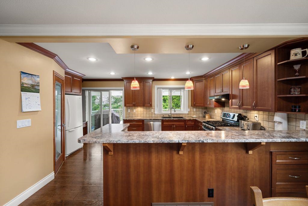 13 Avenue, Surrey, BC V4A 6W3