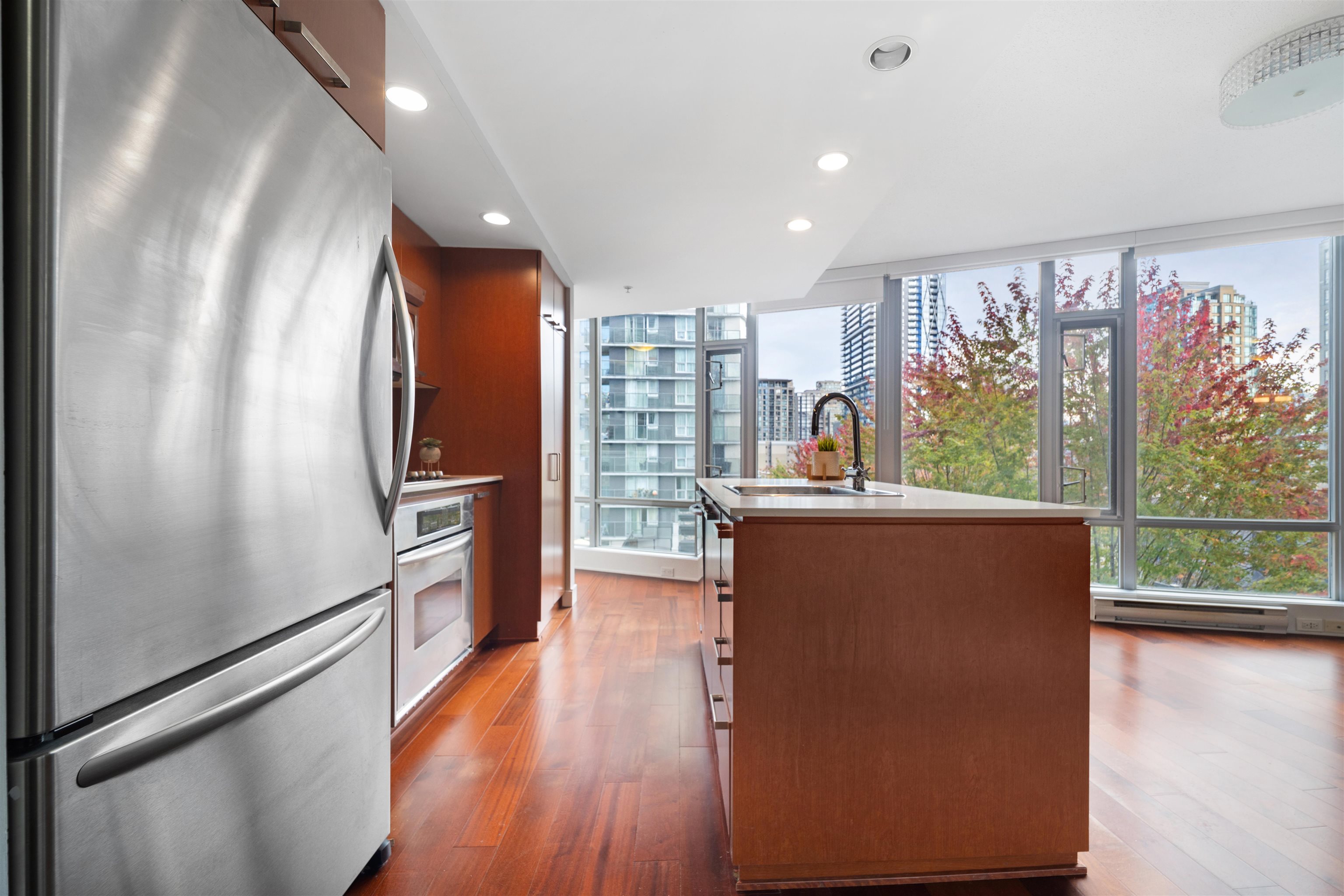 1255 Seymour St #701, Vancouver, BC V6B 0H1