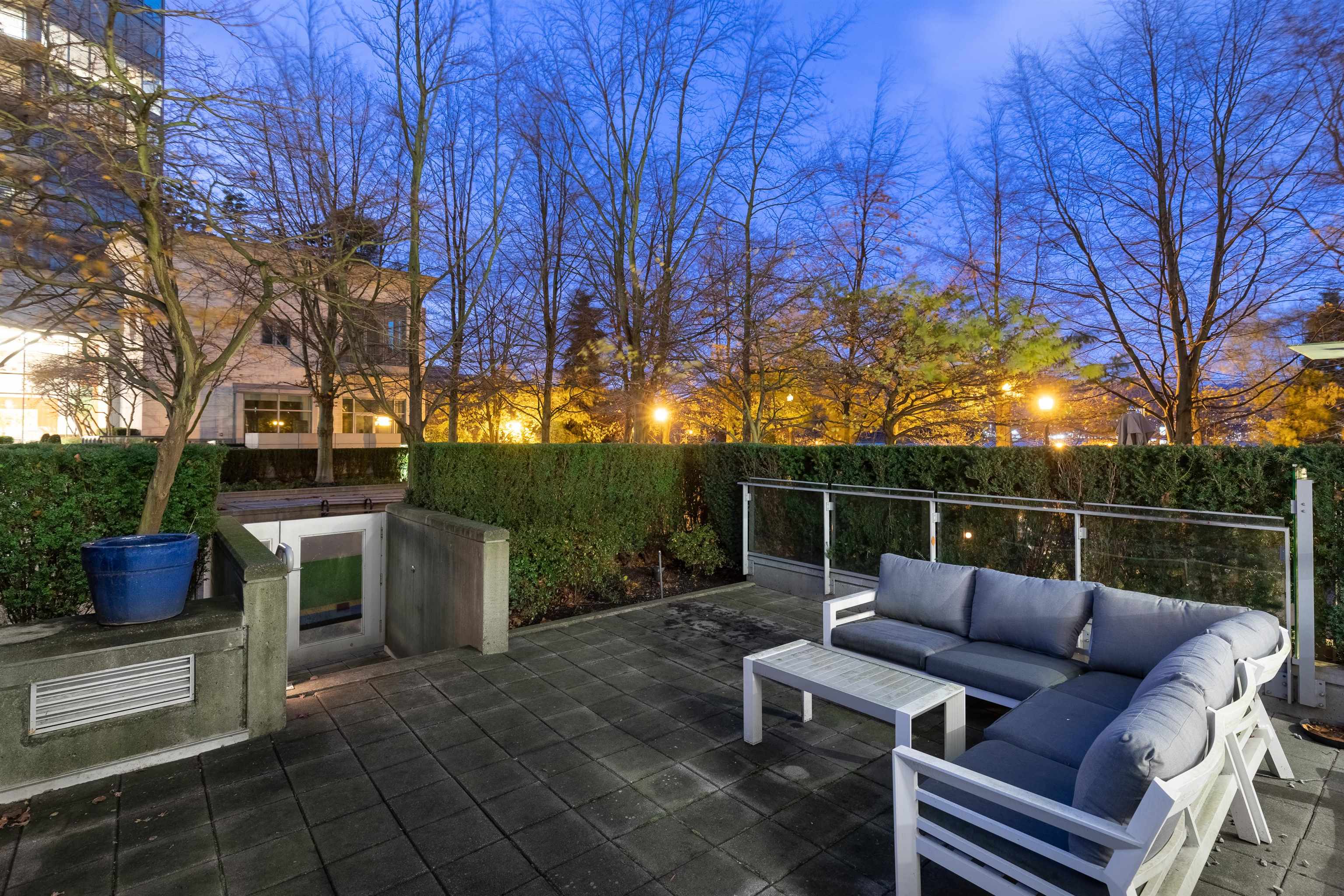 1281 West Cordova Street #th23, Vancouver, BC V6C 3R5
