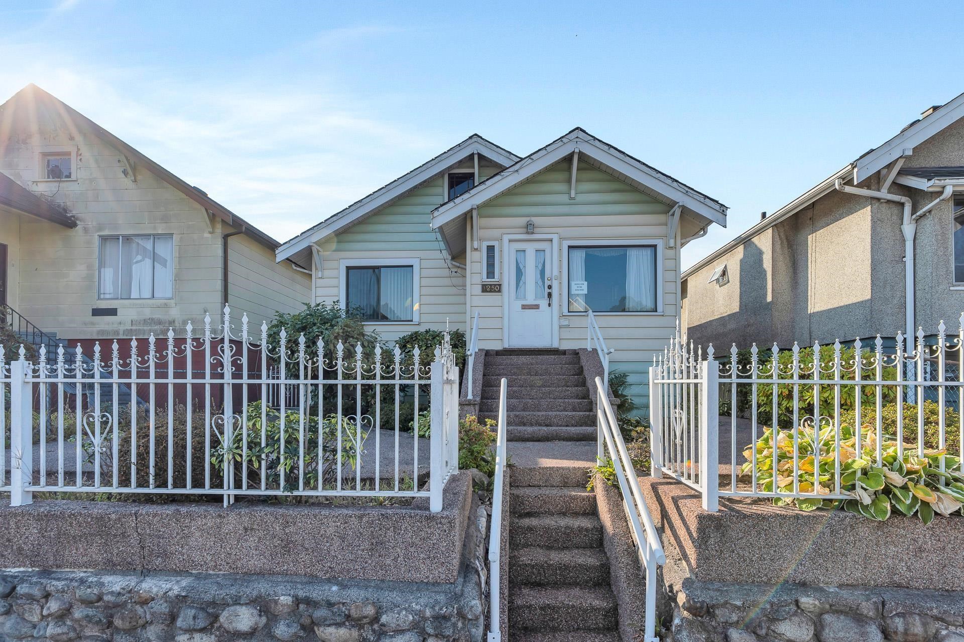 1250 East King Edward Avenue, Vancouver, BC V5V 2G4
