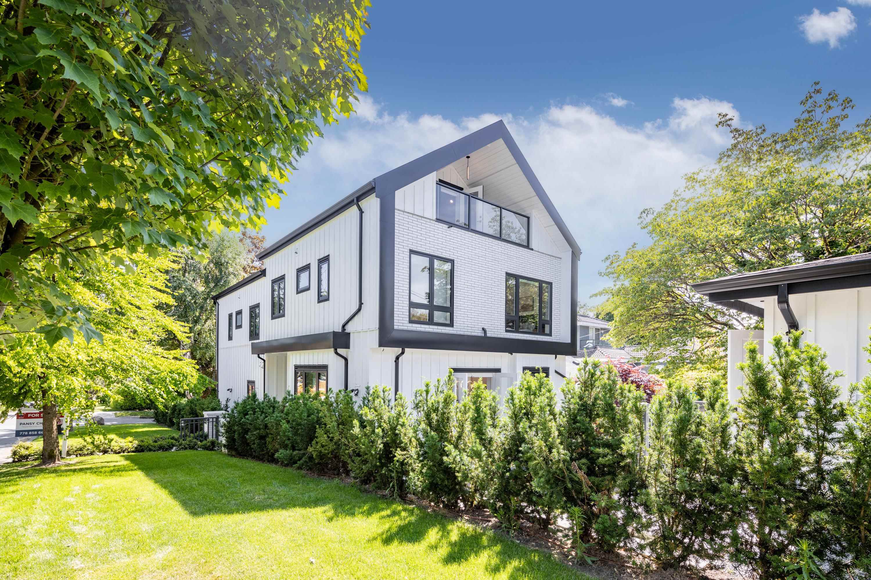 3075 Courtenay Street, Vancouver, BC V6R 3X8