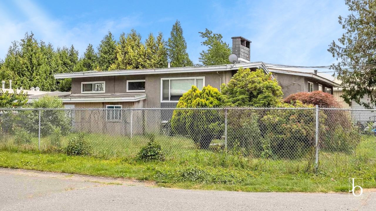 9022 Garden Drive, Chilliwack, BC V2P 5K6