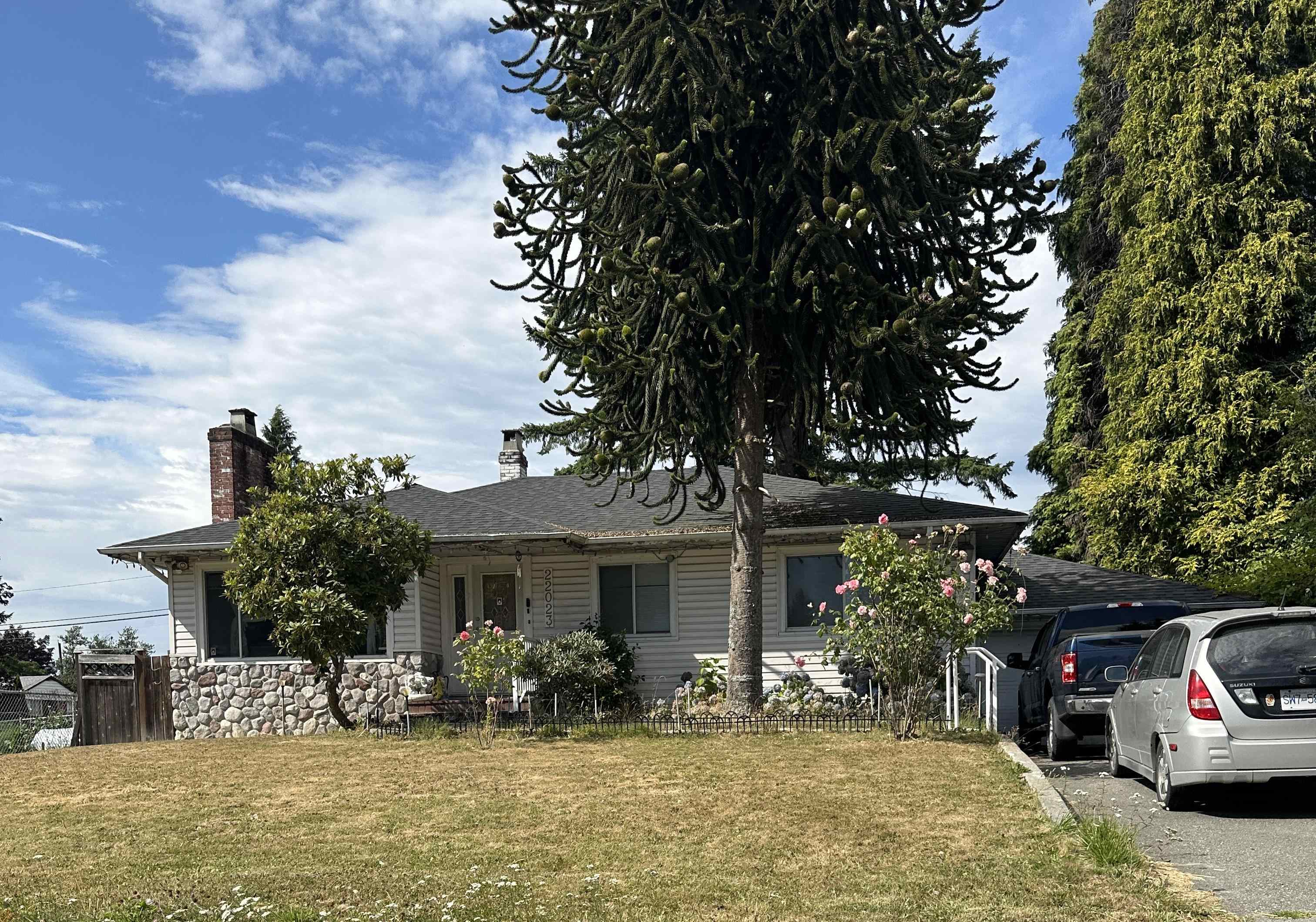 22023 Lougheed Highway, Maple Ridge, BC V2X 2S7