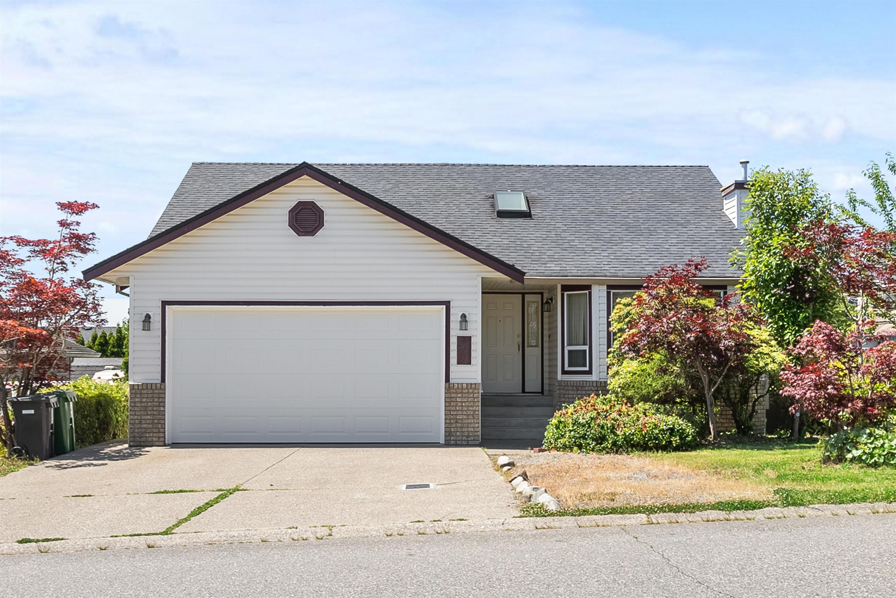 2818 Crossley Drive, Abbotsford, BC V2T 5H5