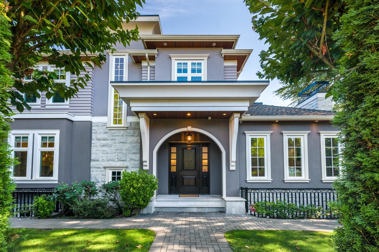 738 West 54th Avenue, Vancouver, BC V6P 1M4