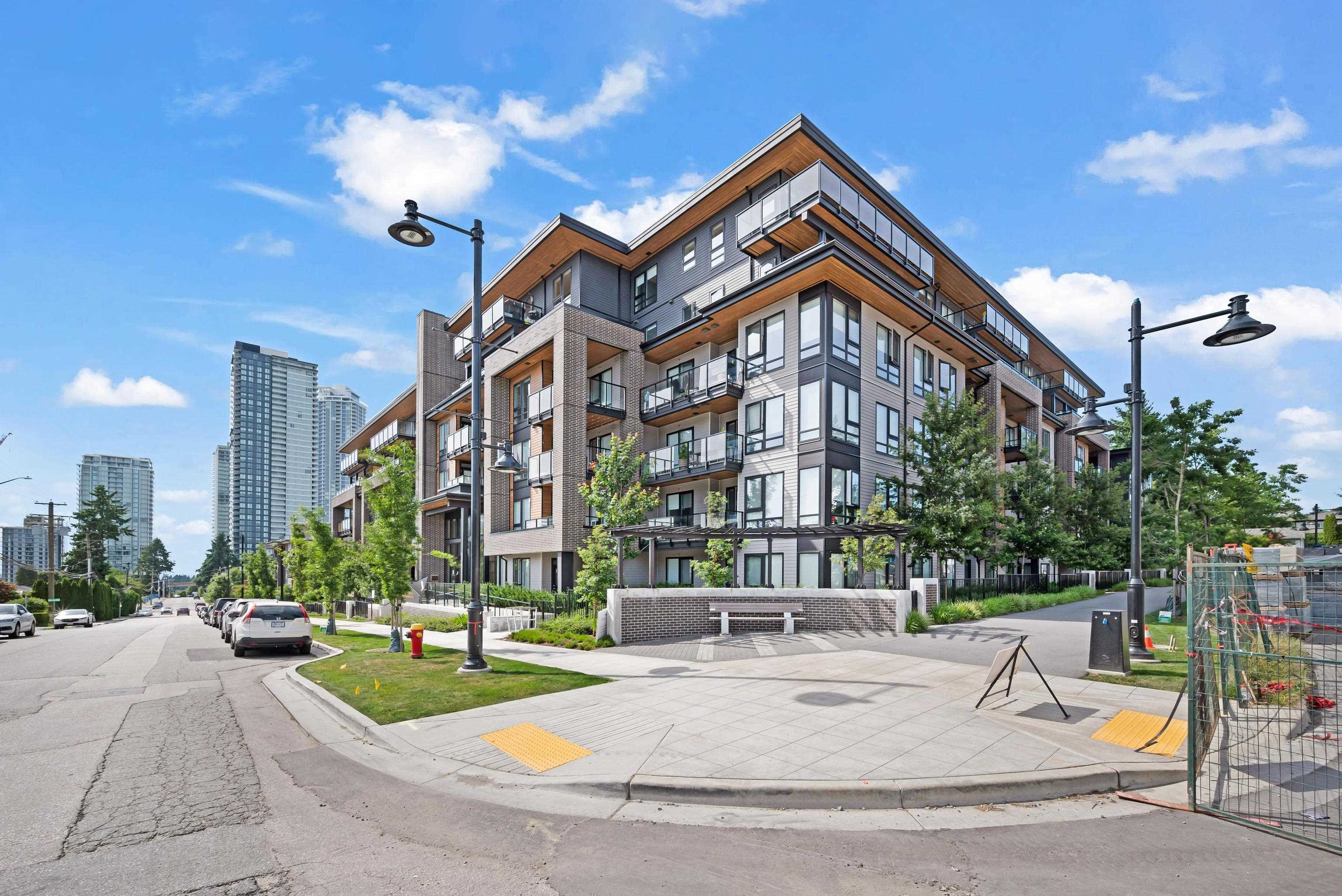 615 Cottonwood Avenue #412, Coquitlam, BC V3J 2S5