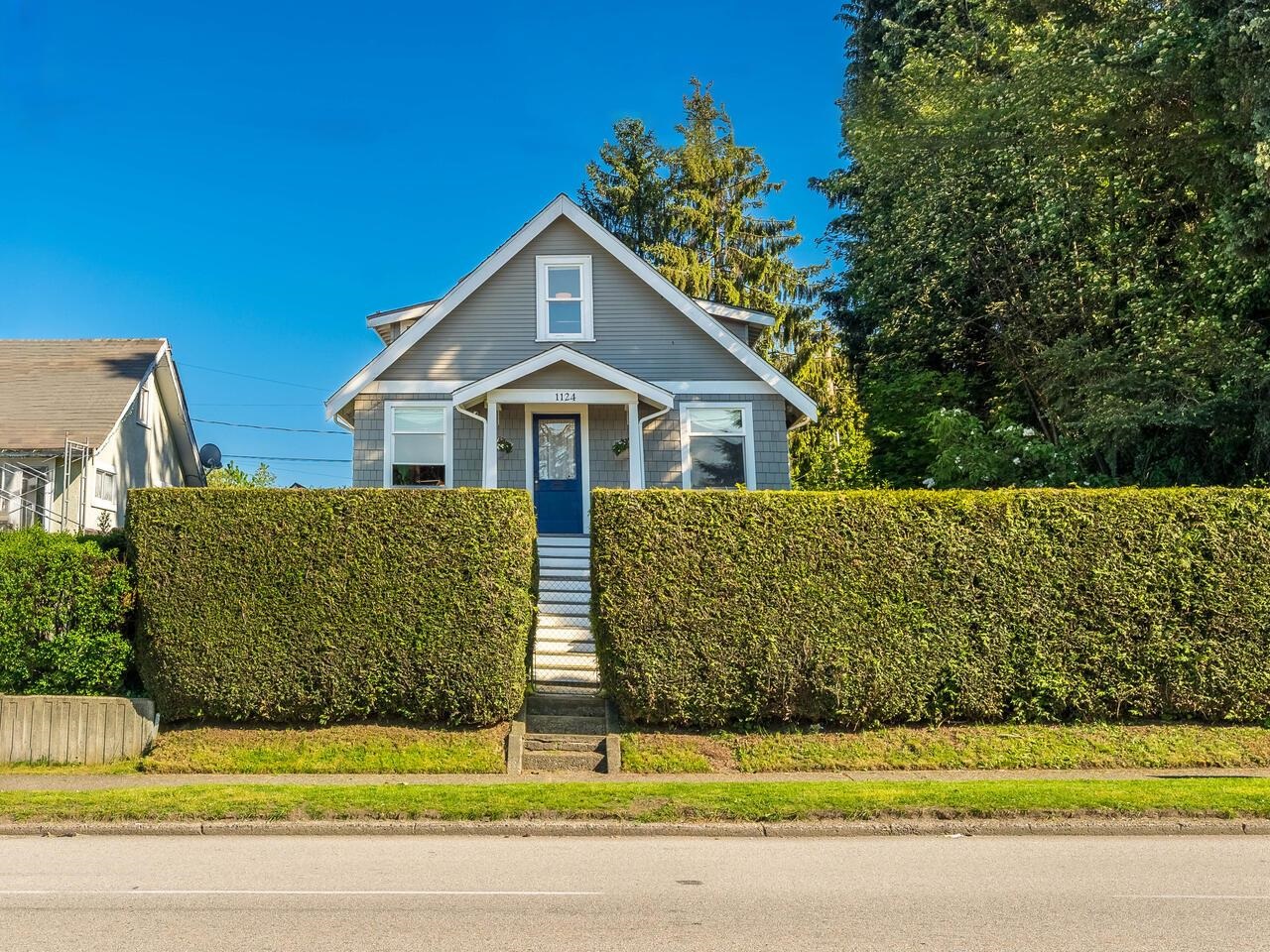 1124 10th Avenue, New Westminster, BC V3M 3H7
