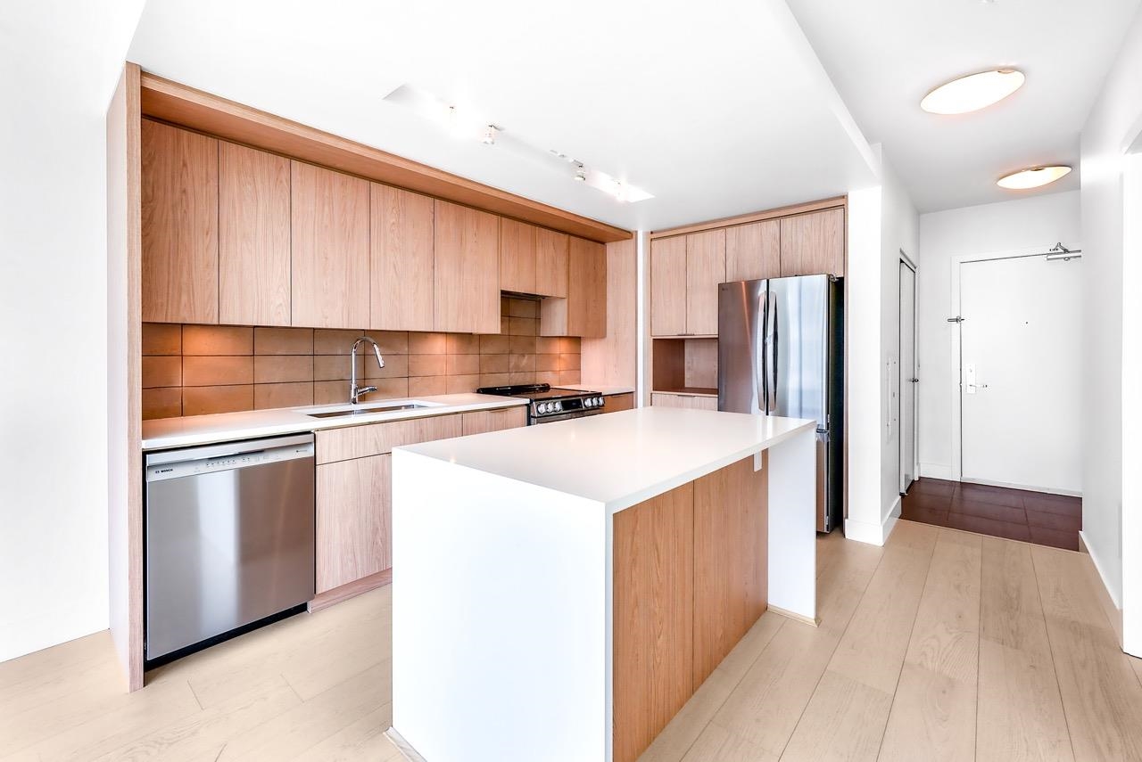 1320 Chesterfield Ave #1406 Ave, North Vancouver, BC V7M 9A7