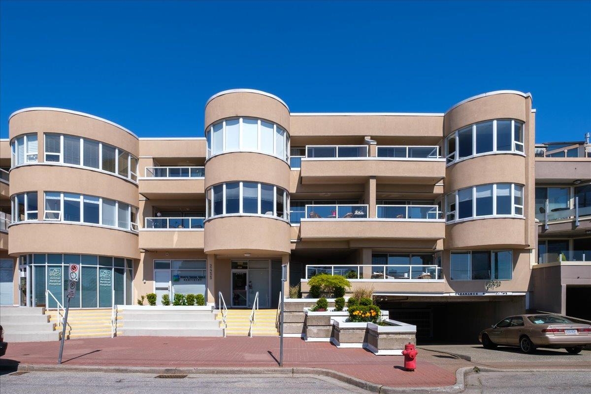 2455 Bellevue Avenue #302, West Vancouver, BC V7V 1E1