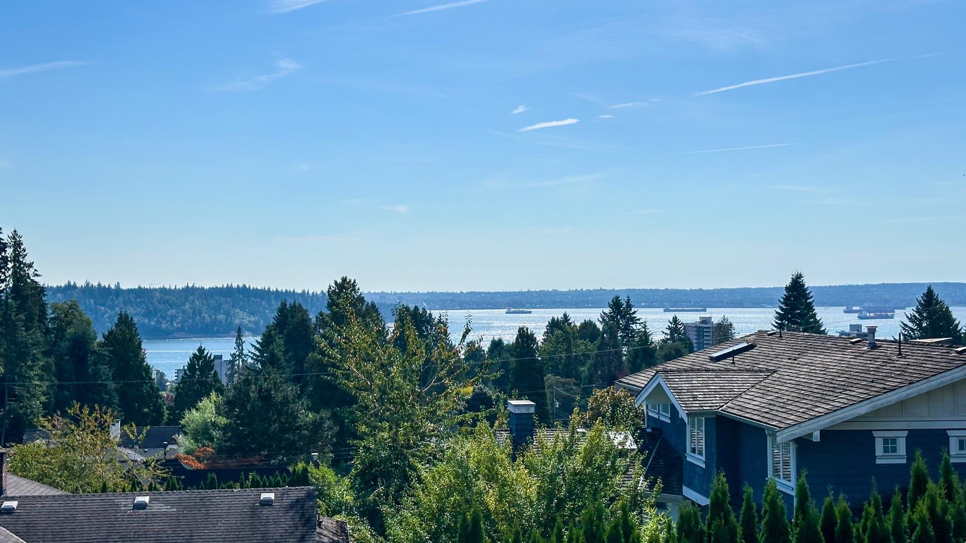 1386 Mathers Avenue, West Vancouver, BC V7T 2G6
