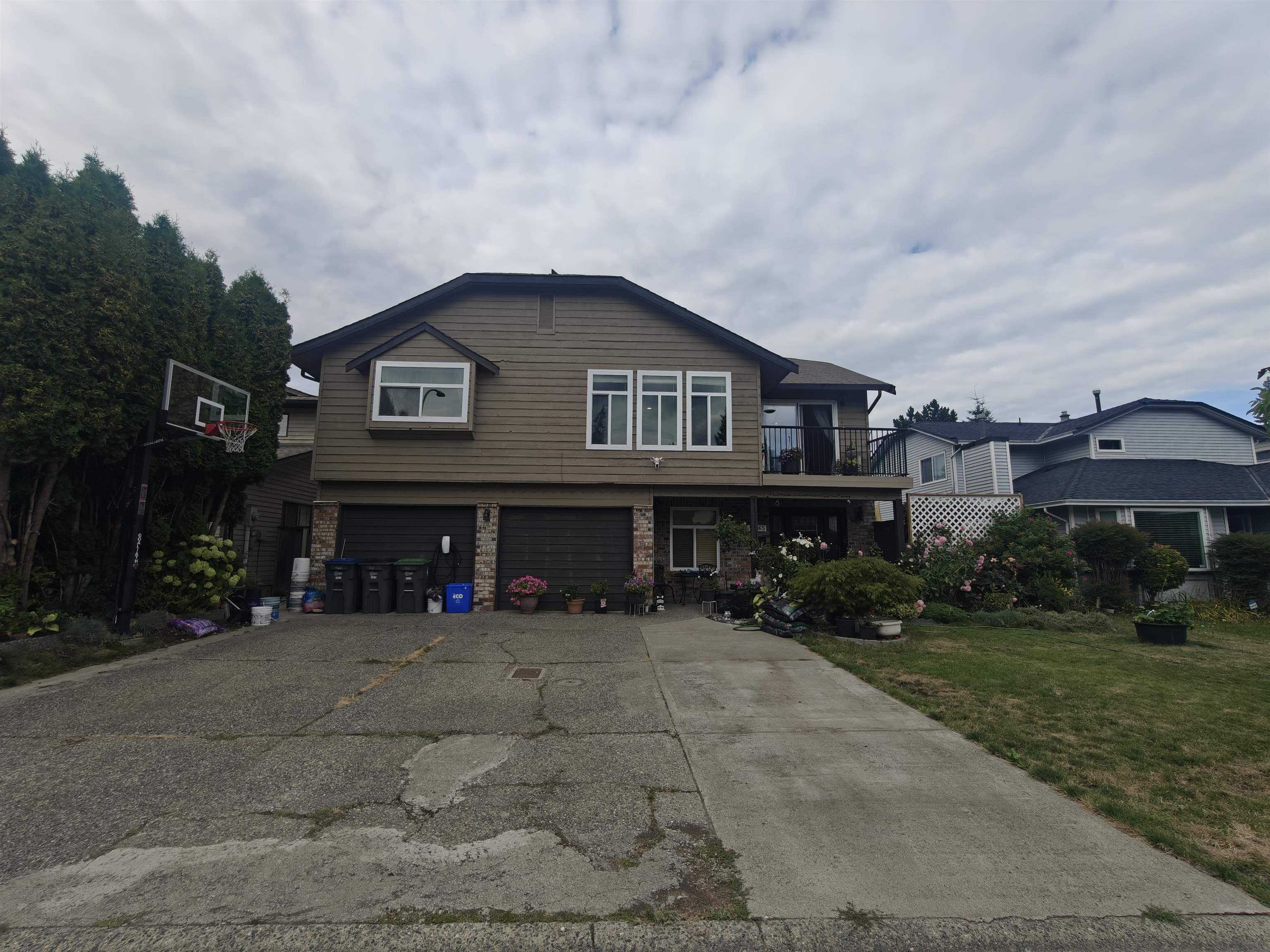 99b Avenue, Surrey, BC V4N 2W1