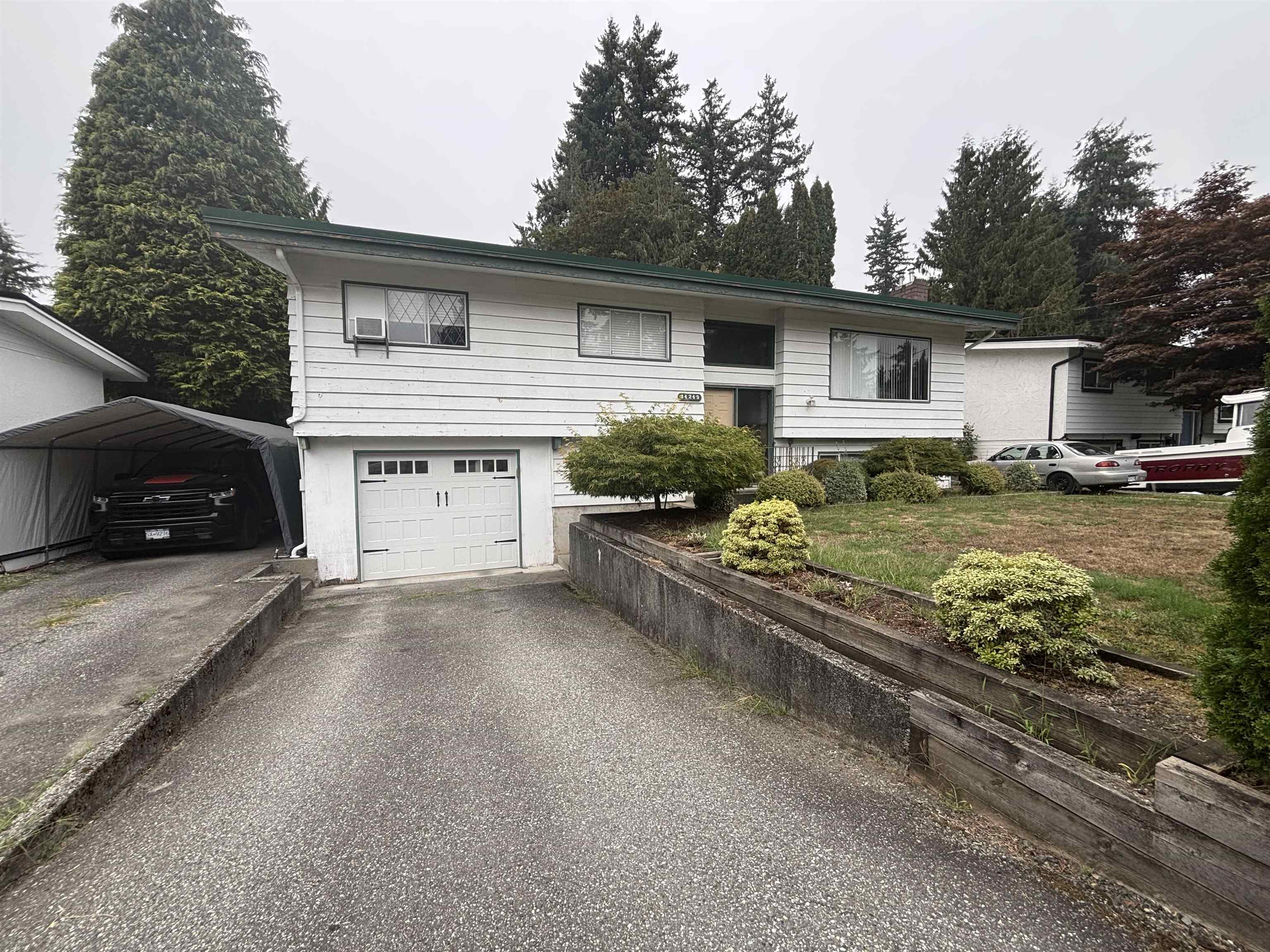 34243 Redwood Avenue, Abbotsford, BC V2S 2T6