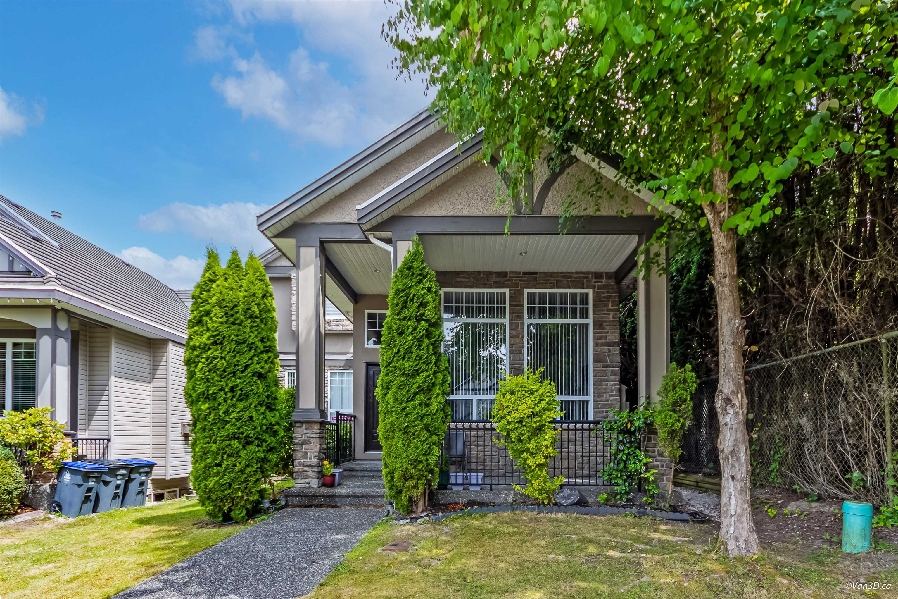 143c Street, Surrey, BC V3W 1S2