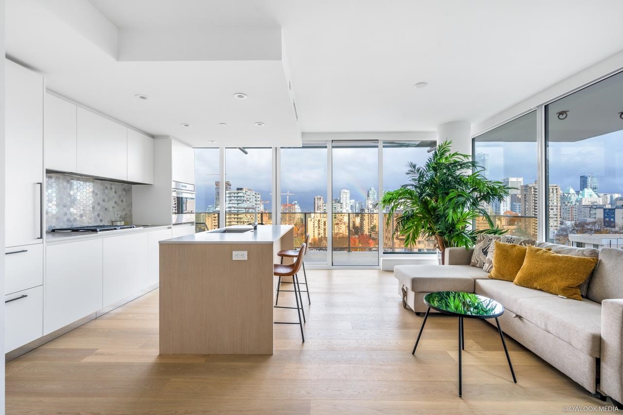 1180 Broughton Street #1504, Vancouver, BC V6G 2B1