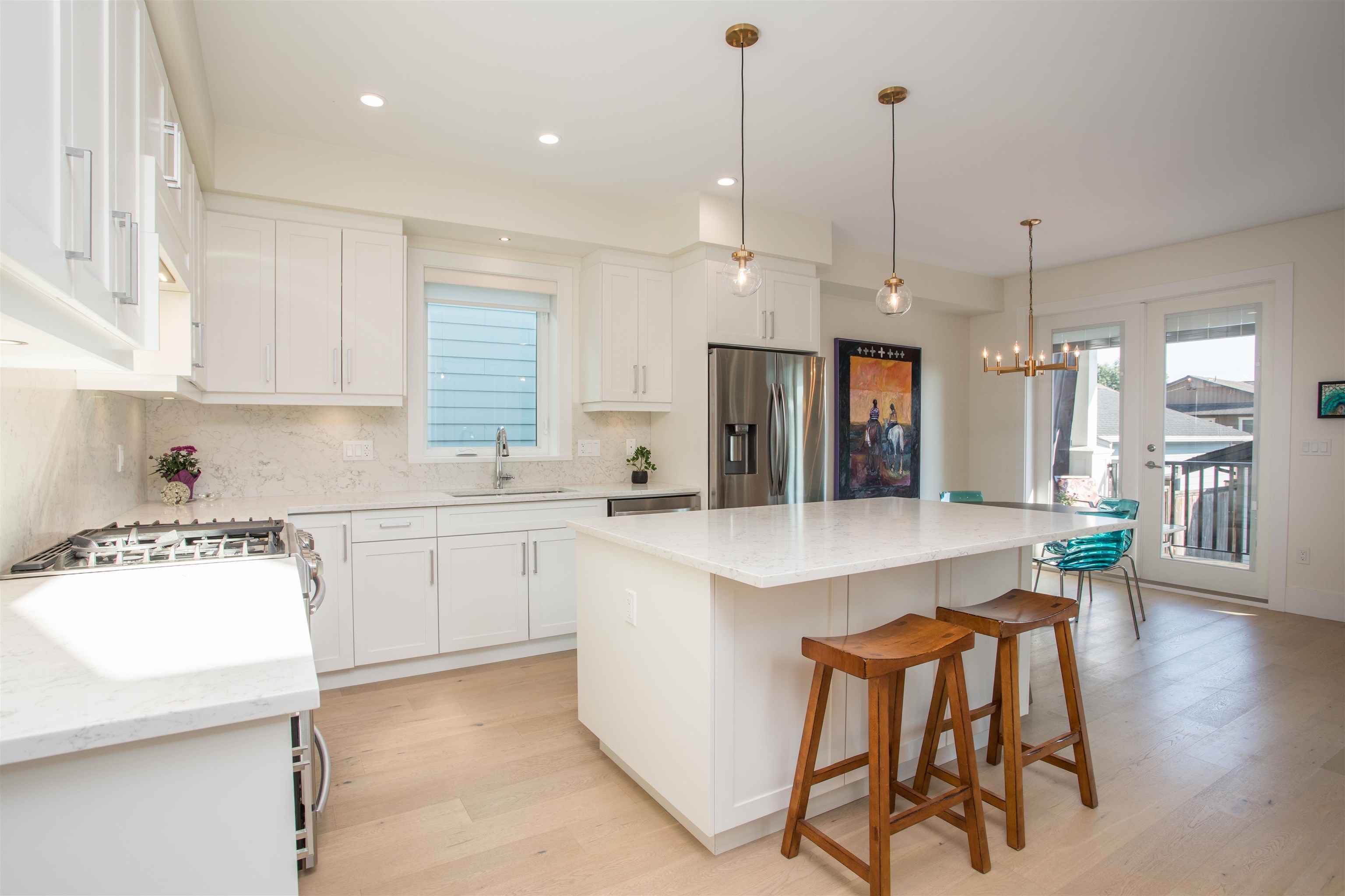 341 13th Street East, North Vancouver, BC V7L 2L8