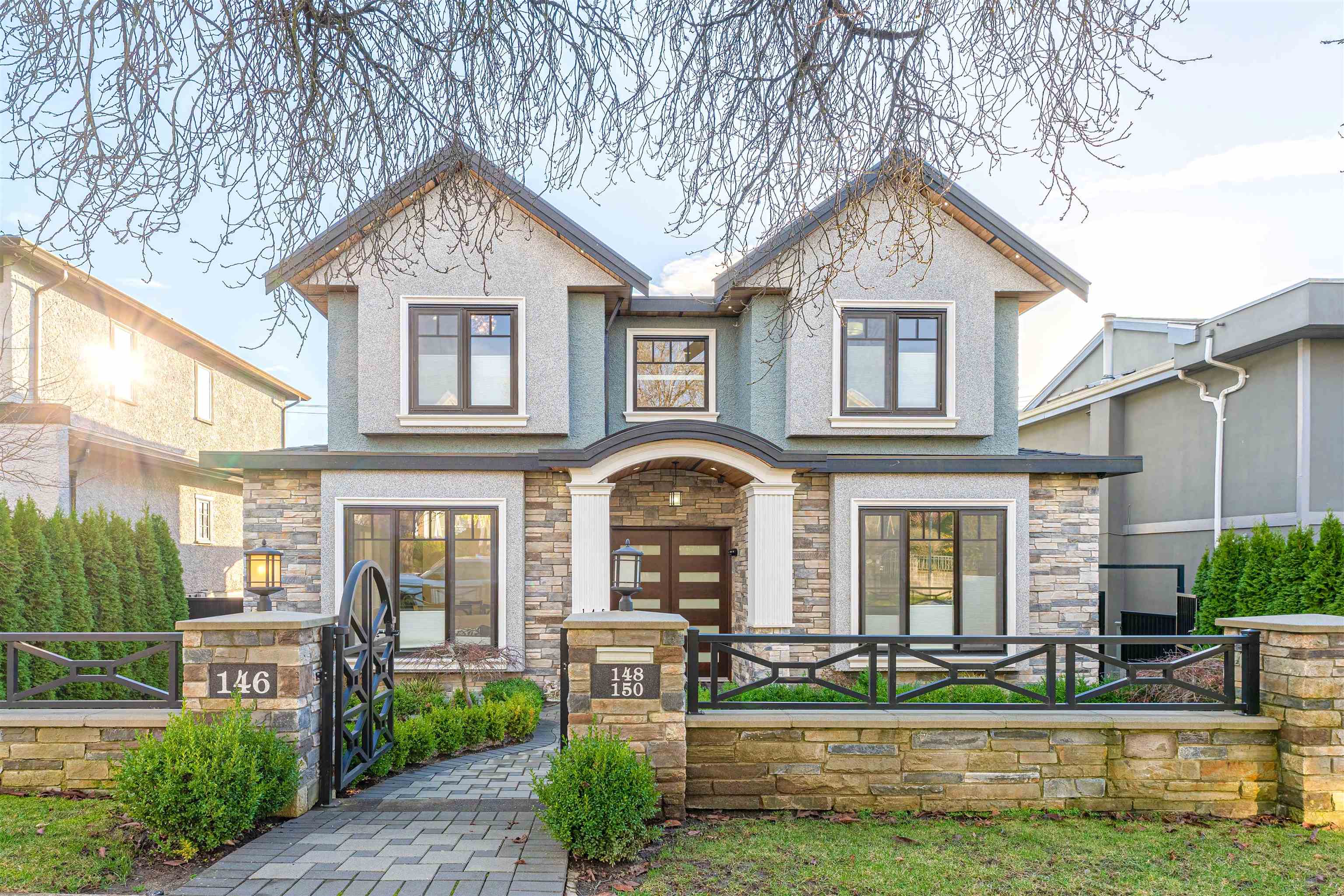 146 West 40th Avenue, Vancouver, BC V5Y 2R2
