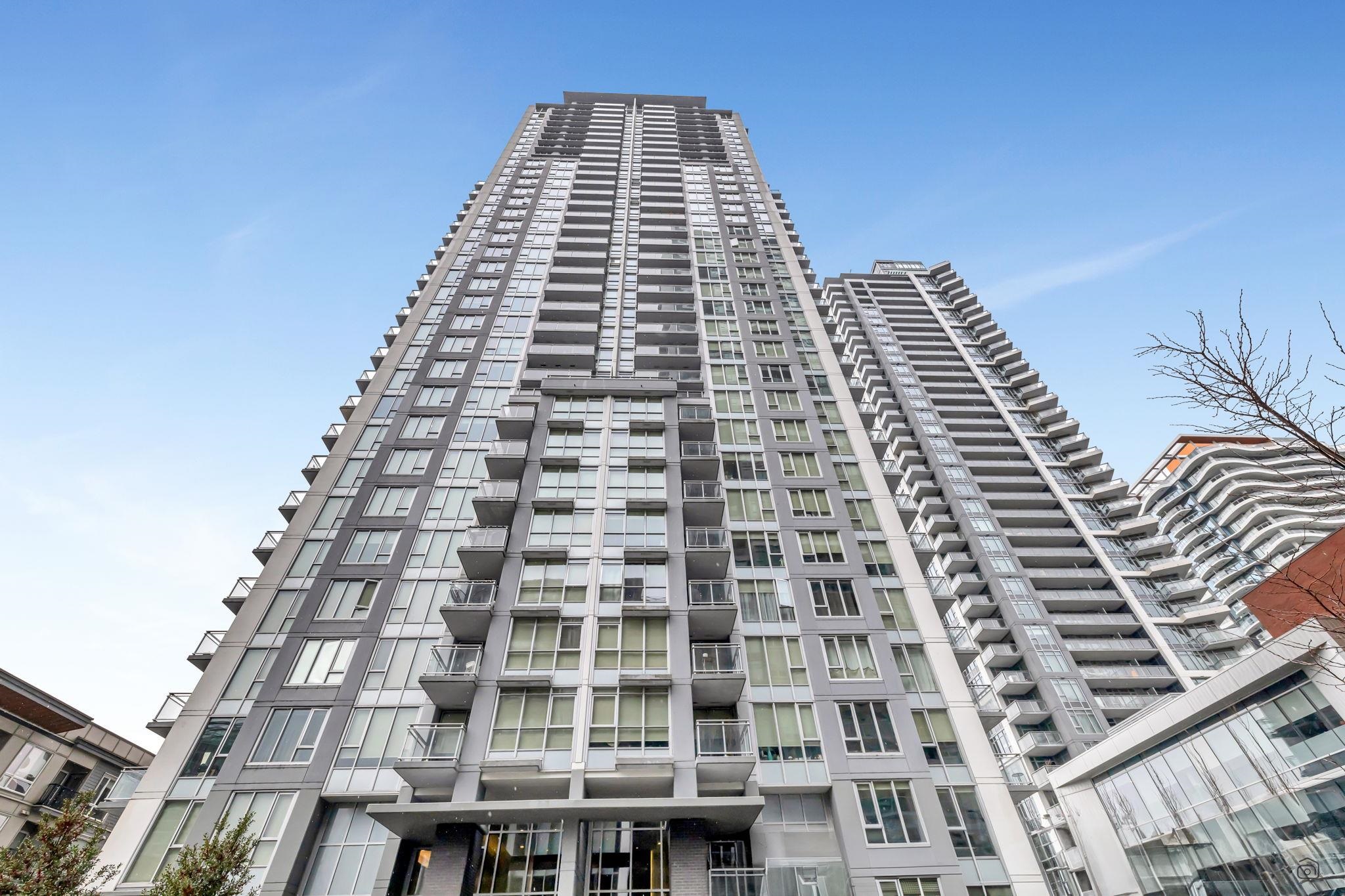 13325 102a Ave #2607, Surrey, BC V3T 0J5