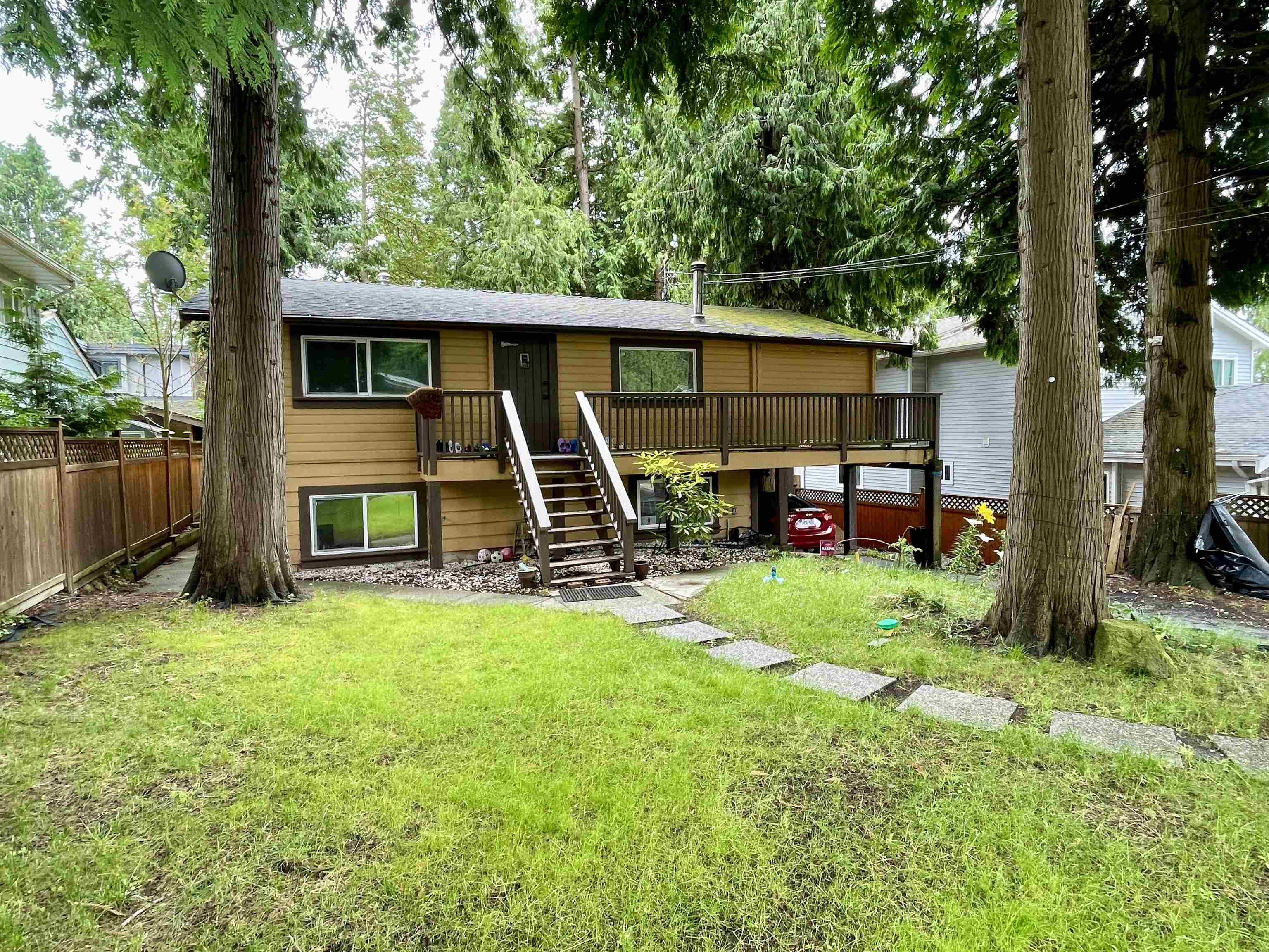 15a Avenue, Surrey, BC V4A 1M1
