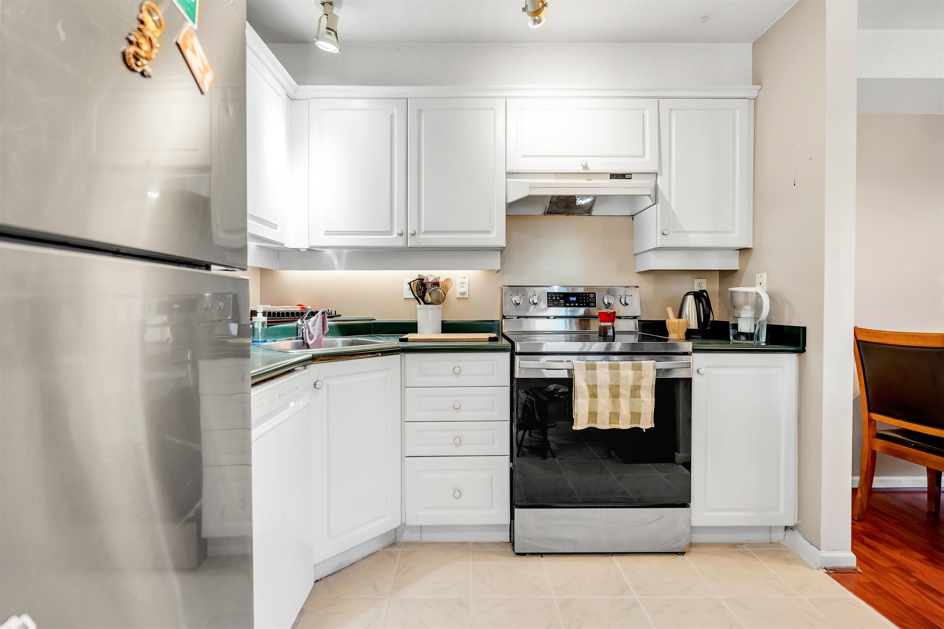 13780 76 Avenue #313, Surrey, BC V3W 1E5