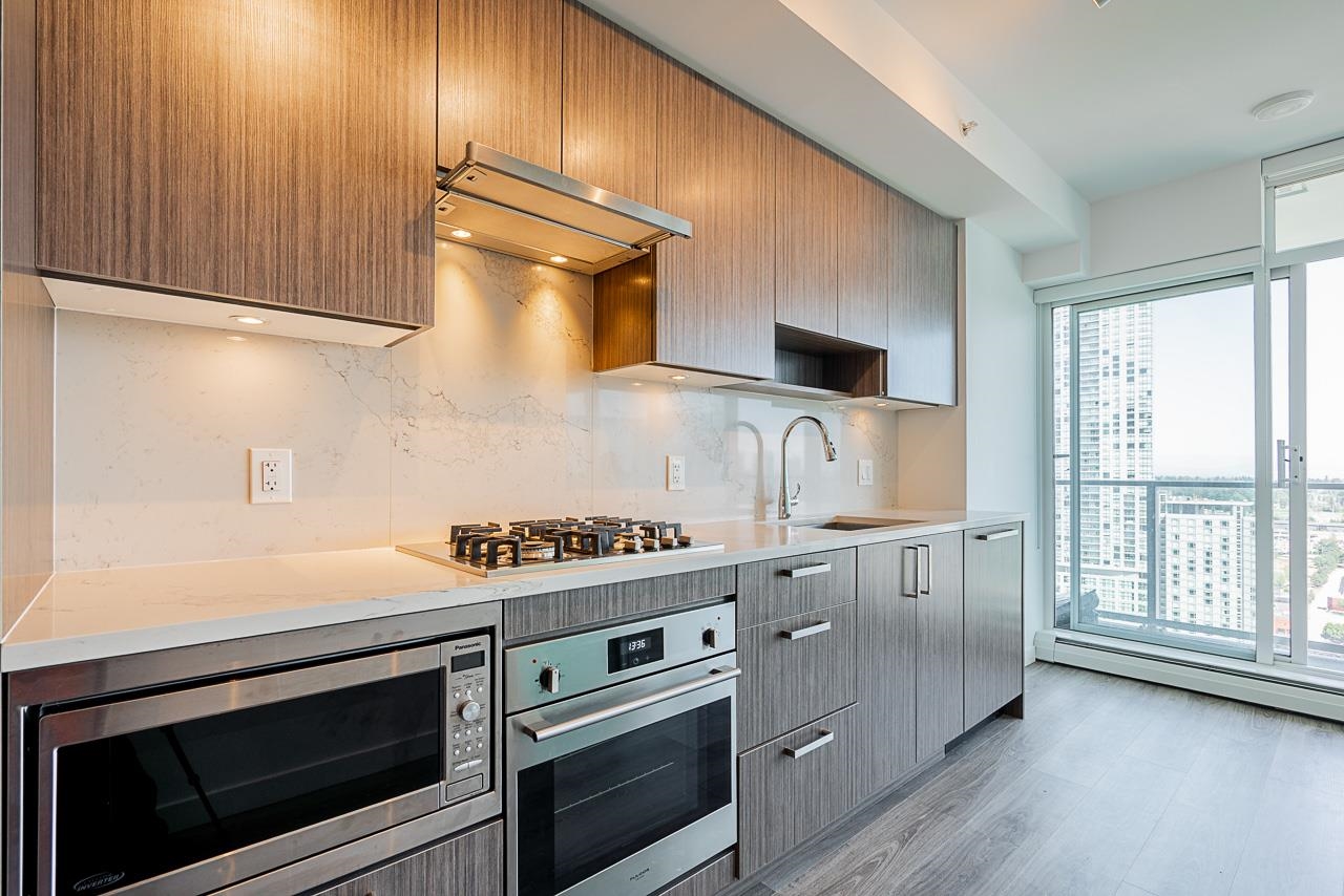 13350 Central Avenue #2606, Surrey, BC V3T 0S1