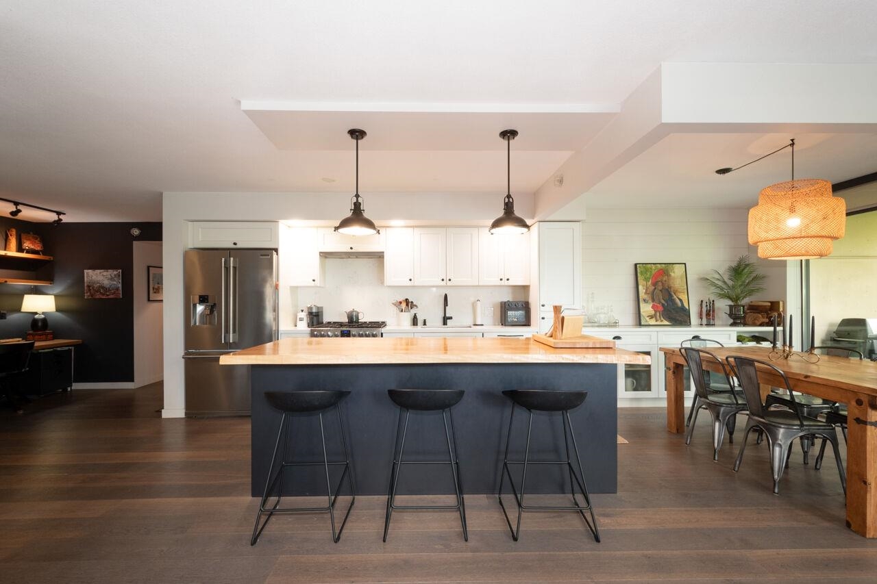 683 West Victoria Park #308, North Vancouver, BC V7M 0A2