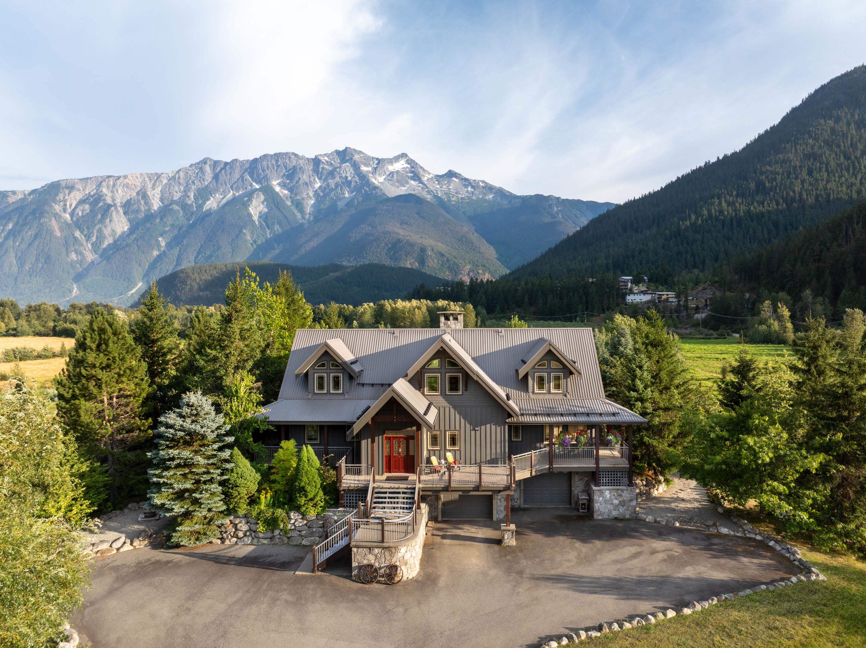 1360 Collins Road, Pemberton, BC V0N 2L0