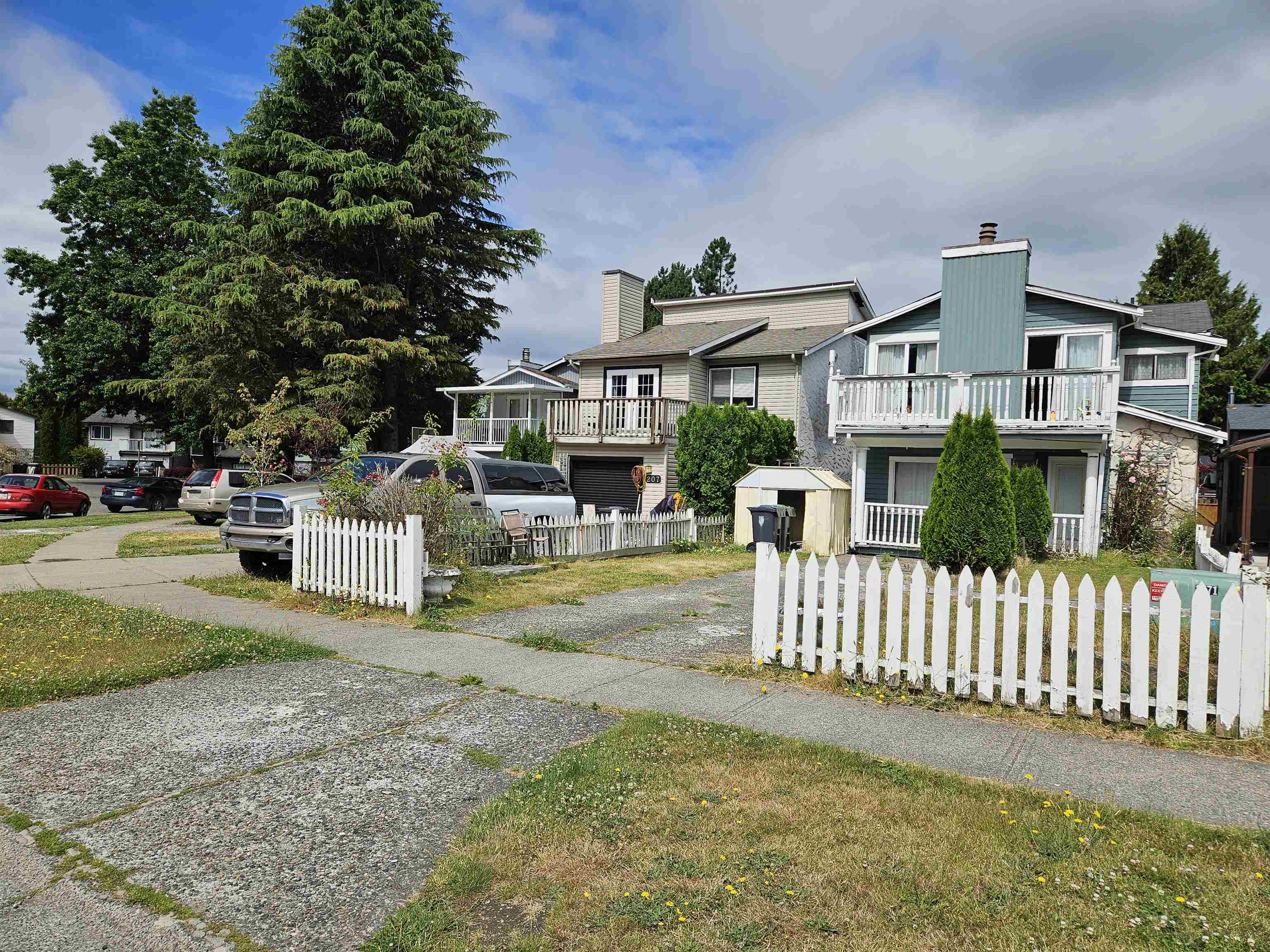 205 Davis Crescent, Langley, BC V4W 3K6