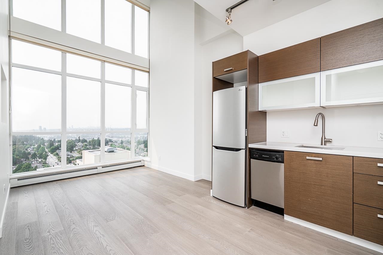 10777 University Drive #2507, Surrey, BC V3T 0E6