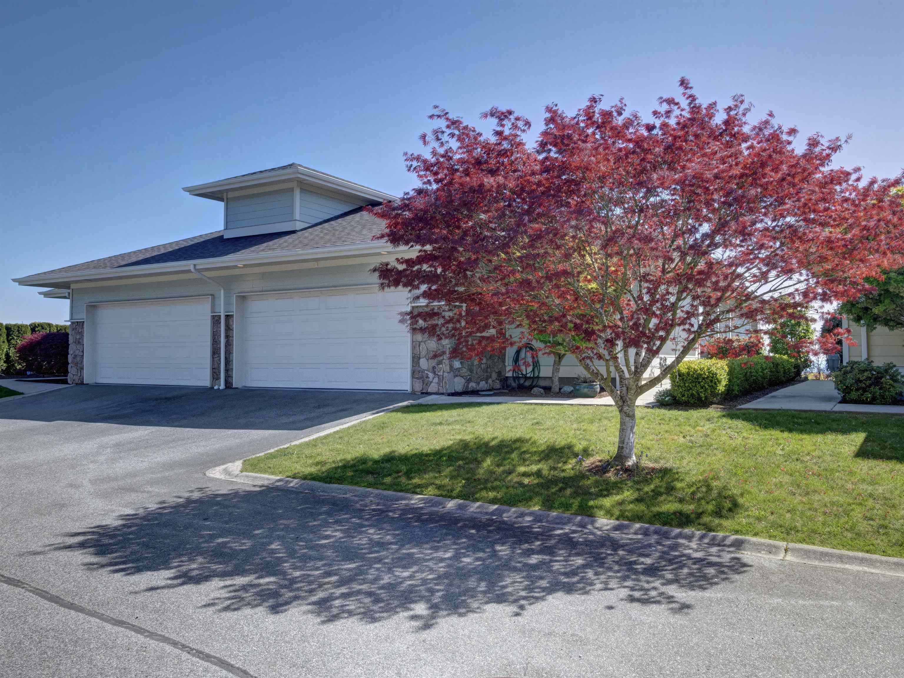 5520 Mccourt Rd #7, Sechelt, BC V7Z 0K7