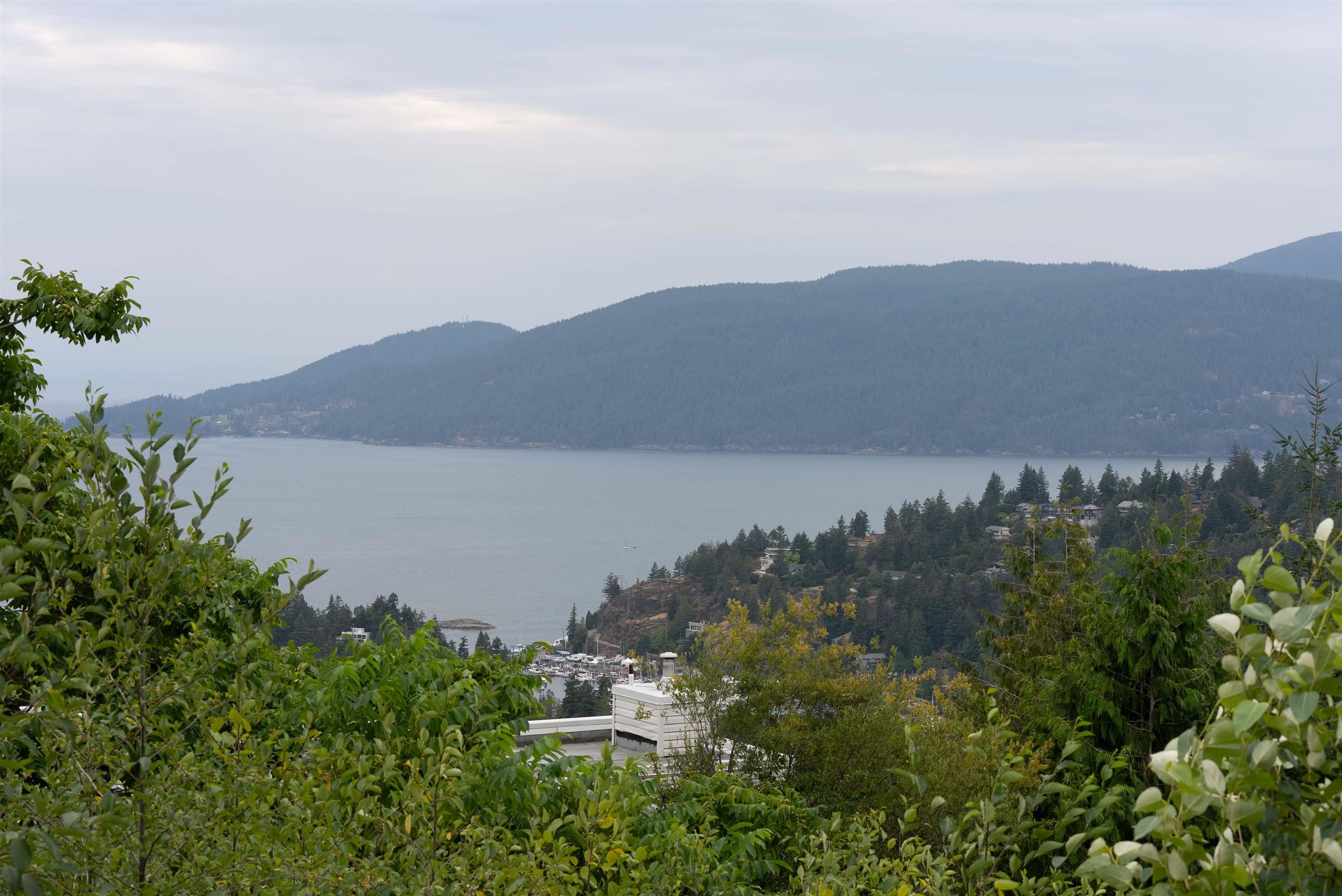 4783 Westwood Place, West Vancouver, BC V7S 3C1