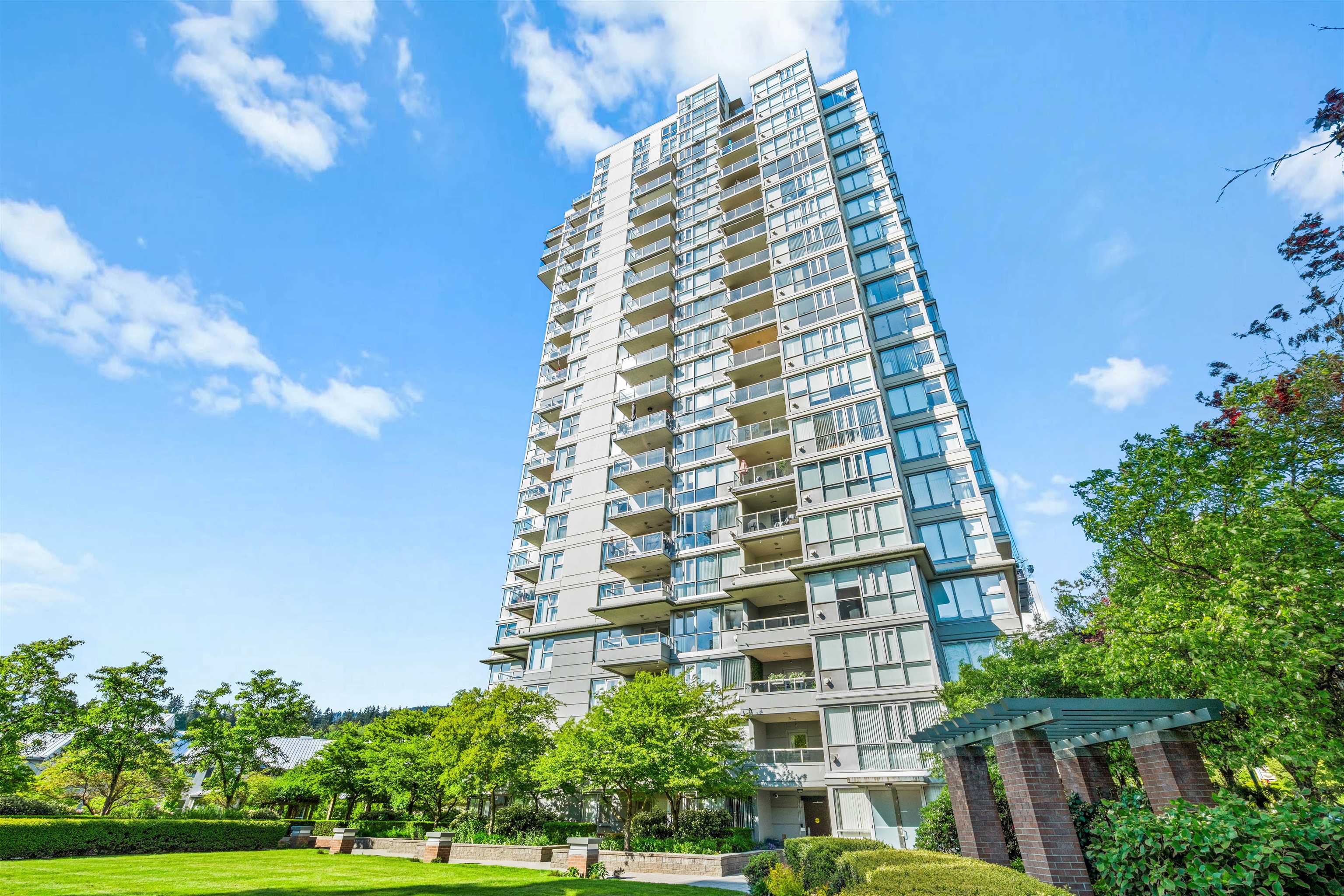 235 Guildford Way #202, Port Moody, BC V3H 5L8