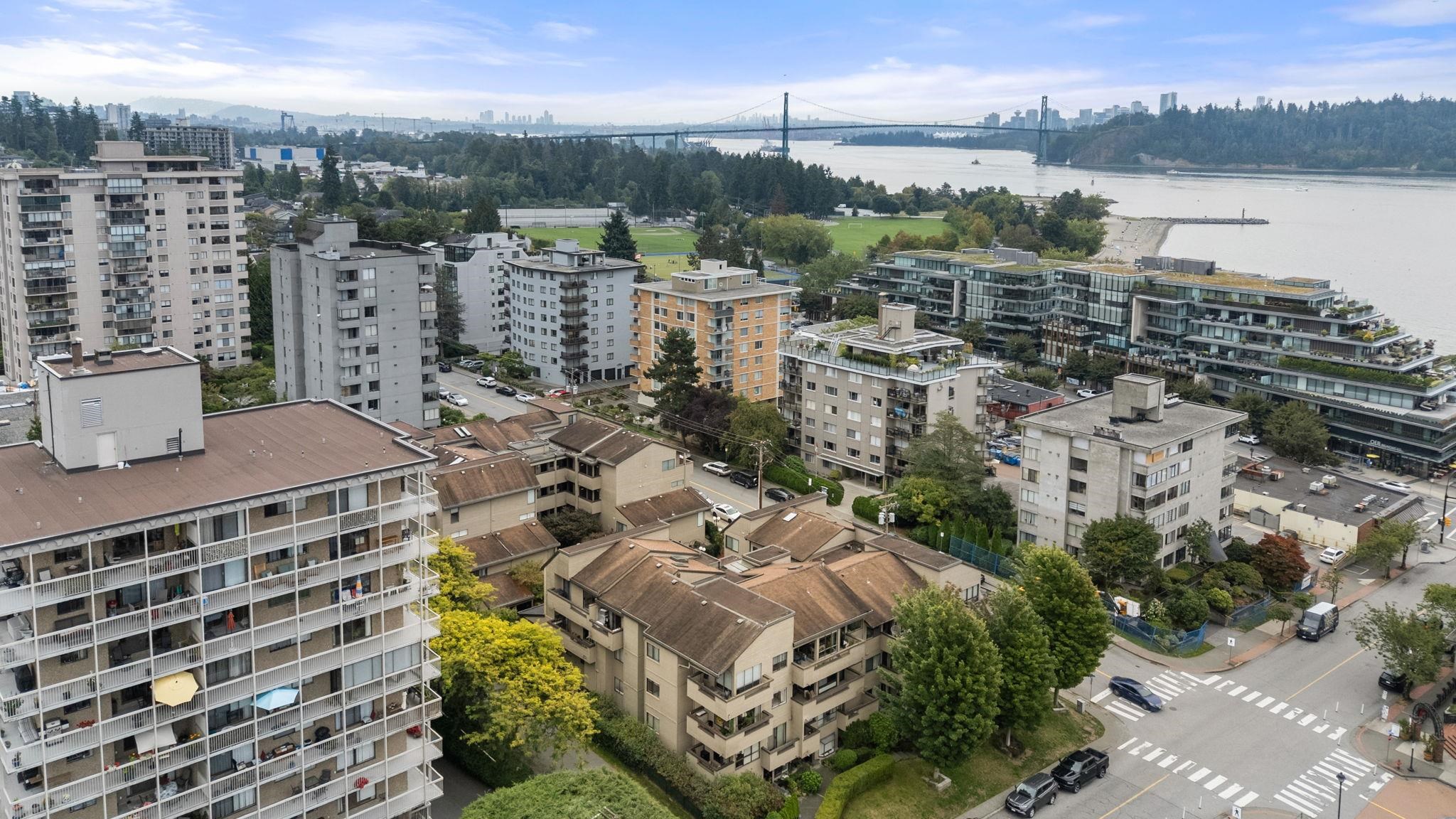 1363 Clyde Avenue #206, West Vancouver, BC V7T 2W9