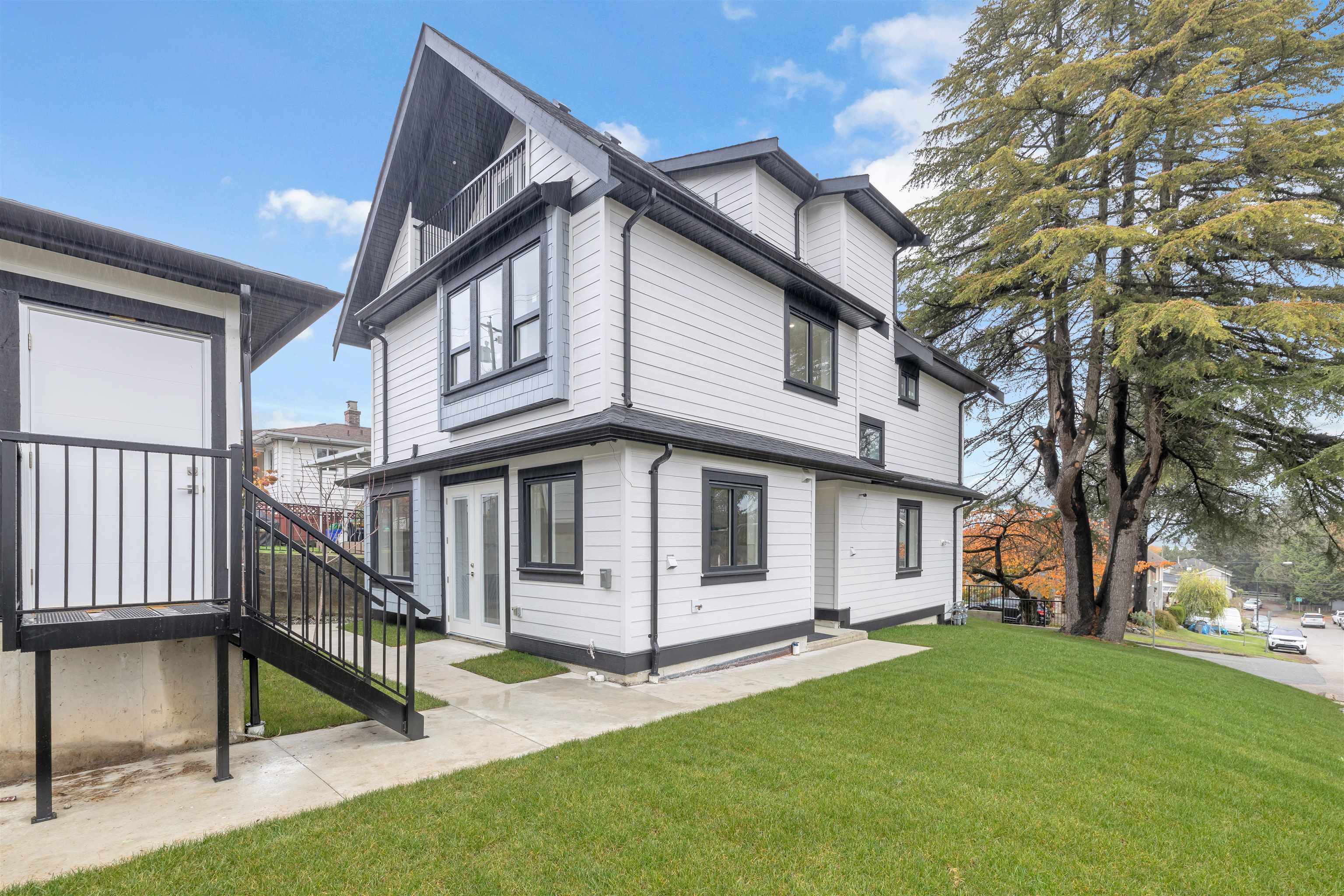 4325 Kamloops Street, Vancouver, BC V5R 1M8