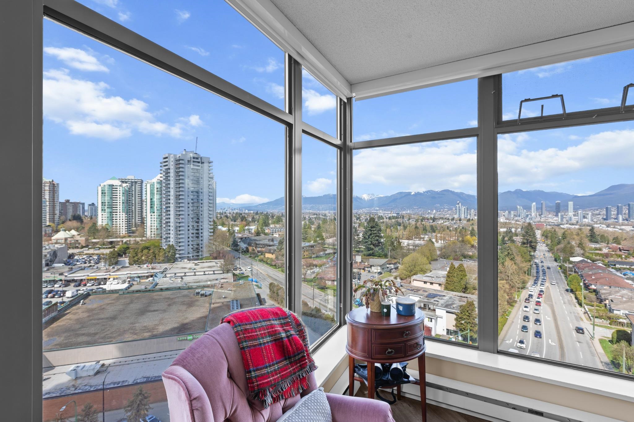 4505 Hazel Street #1606, Burnaby, BC V5H 4T1
